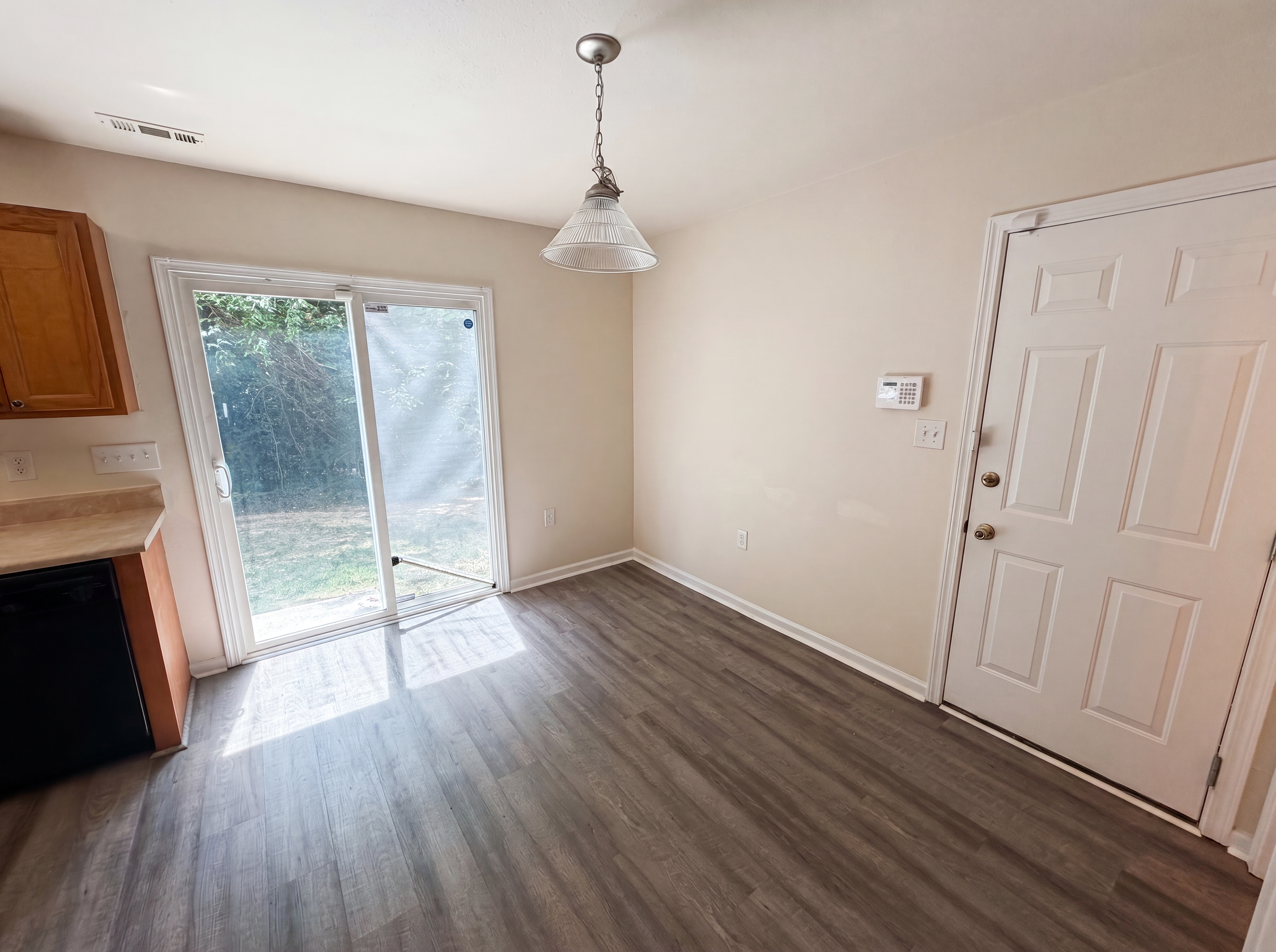 Photo 6 of 19 of 1131 Jordans Pond Ln, Charlotte, NC