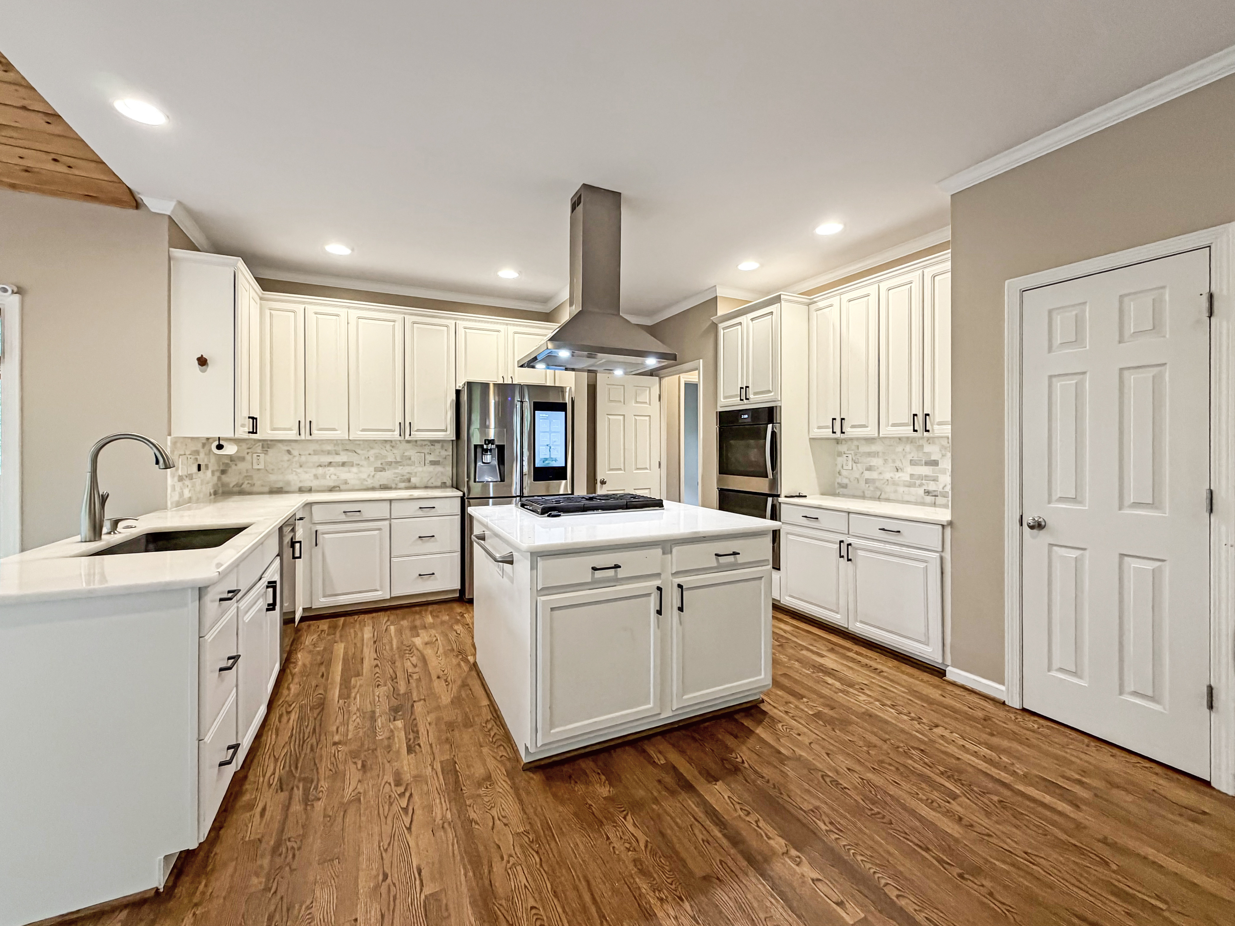 Photo 2 of 34 of 2299 Camden Dr SW, Marietta, GA
