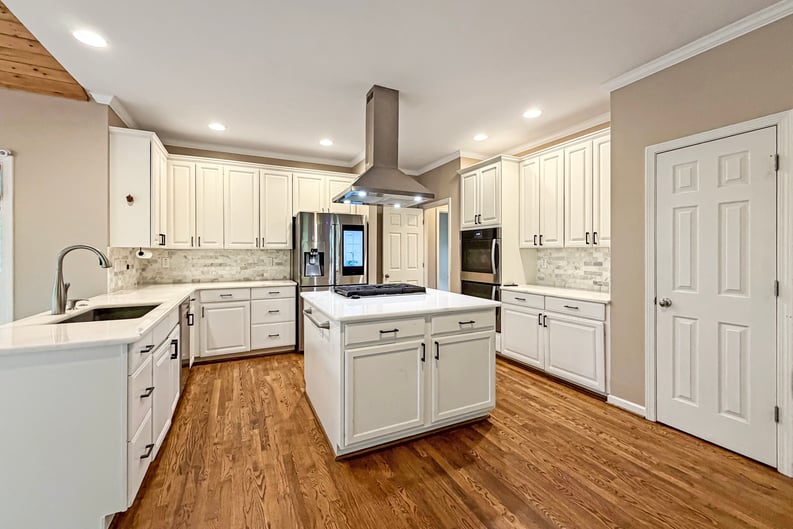 Property photo 2 of 2299 Camden Dr SW