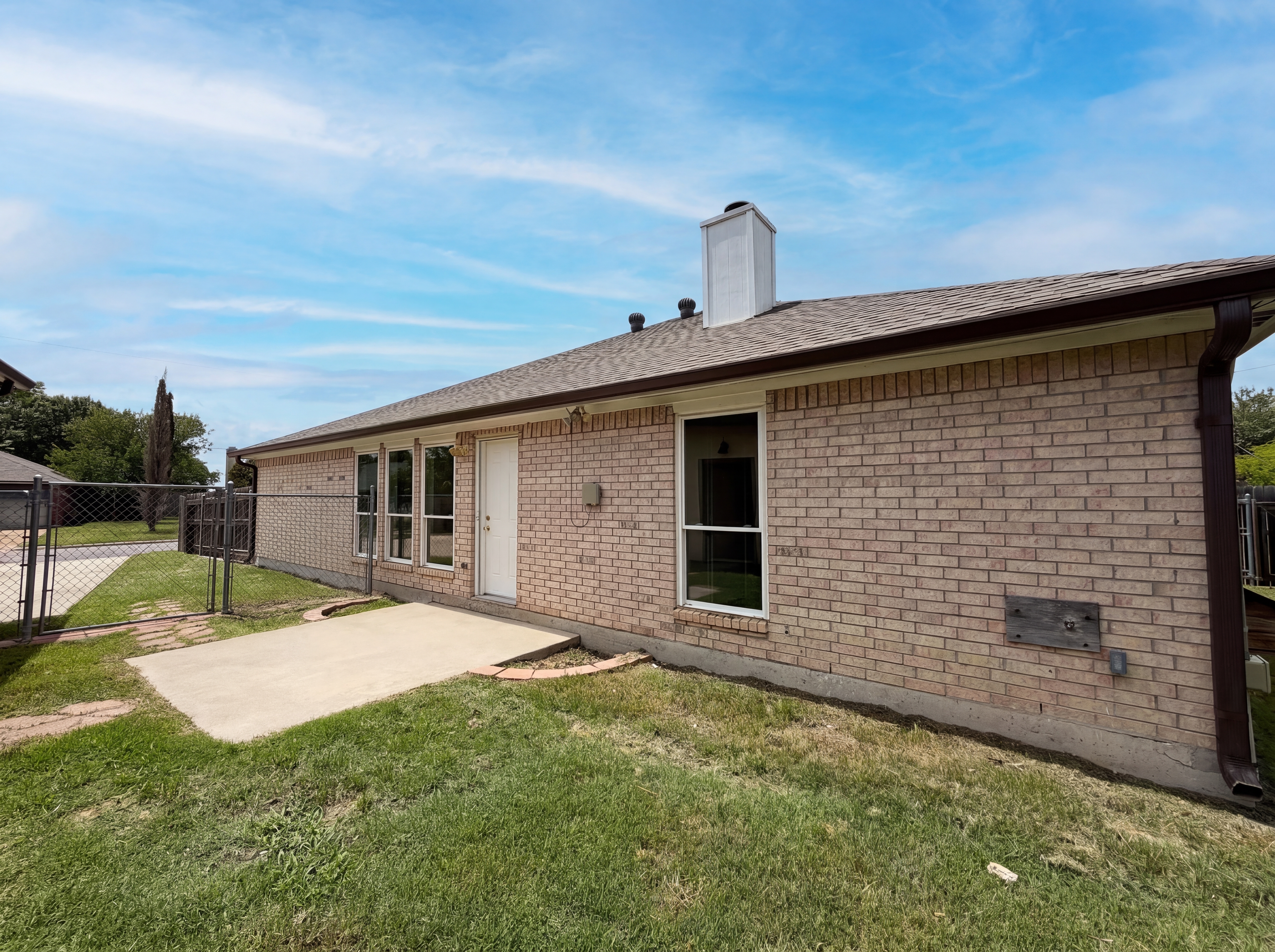 Photo 5 of 22 of 4700 Maryannes Meadow Dr, Fort Worth, TX