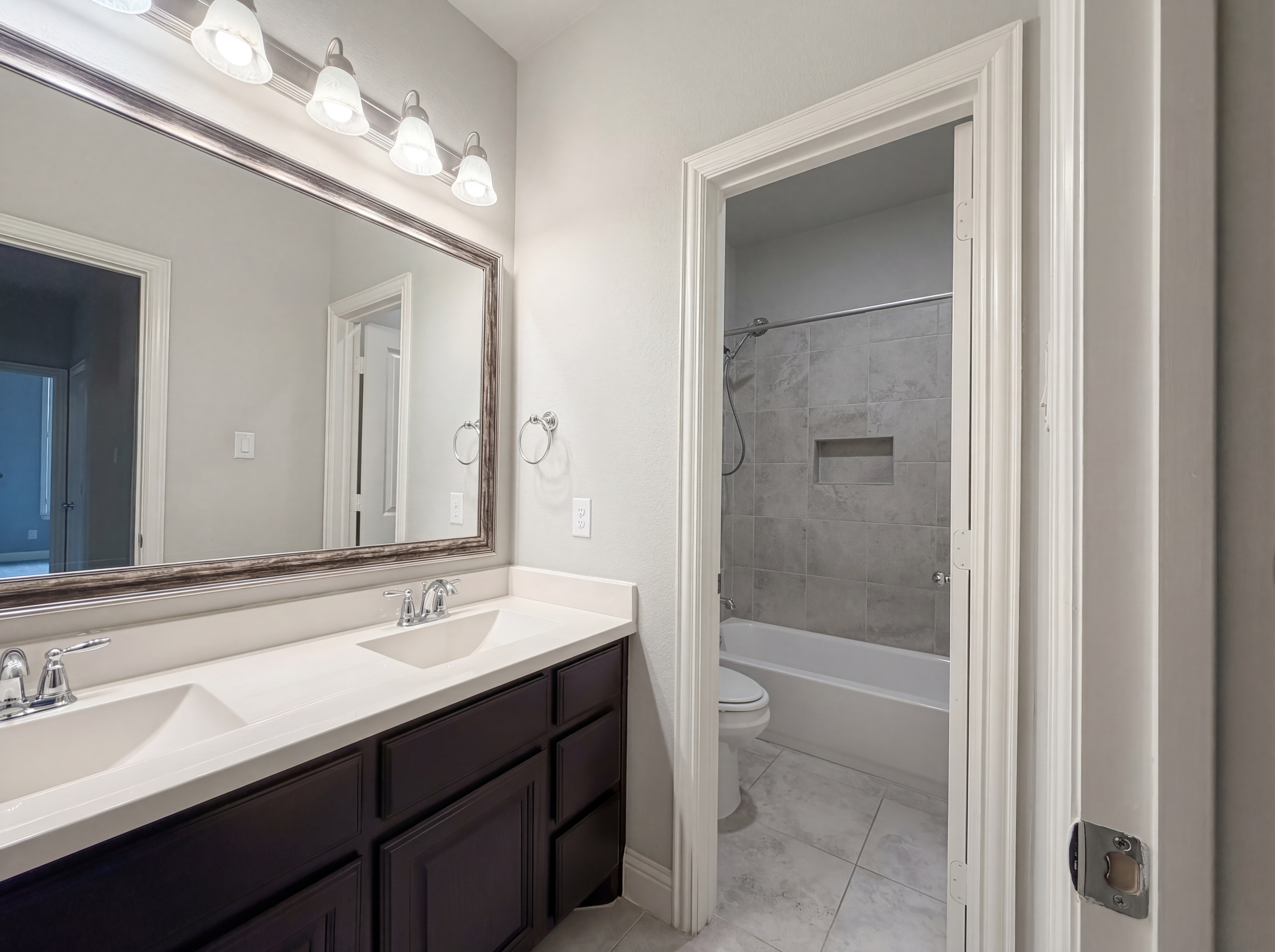 Photo 13 of 19 of 2613 Oak Blossom Dr, McKinney, TX