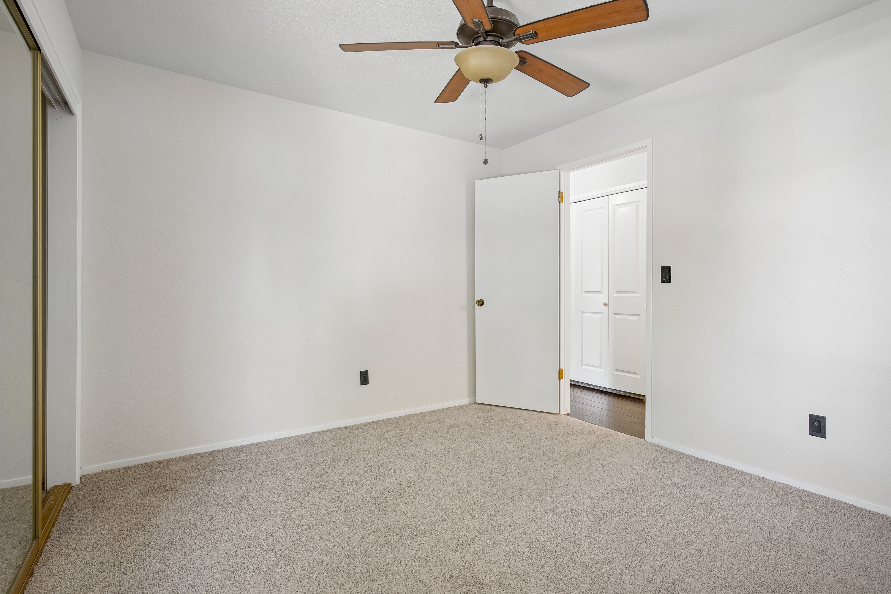 Photo 9 of 31 of 2100 Sandpoint Dr, Modesto, CA