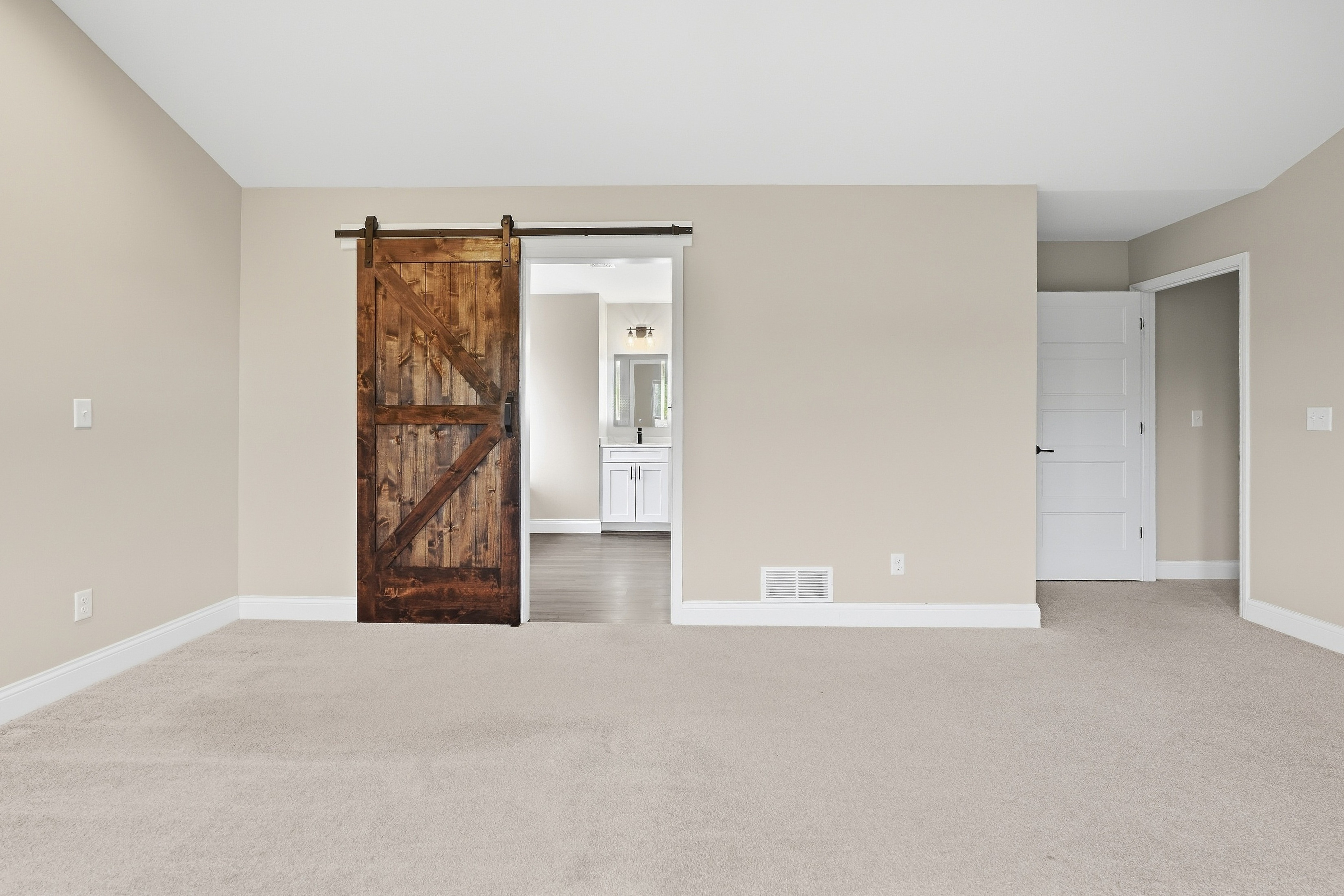 Photo 14 of 39 of 1623 Oglesby Dr, Edwardsville, IL