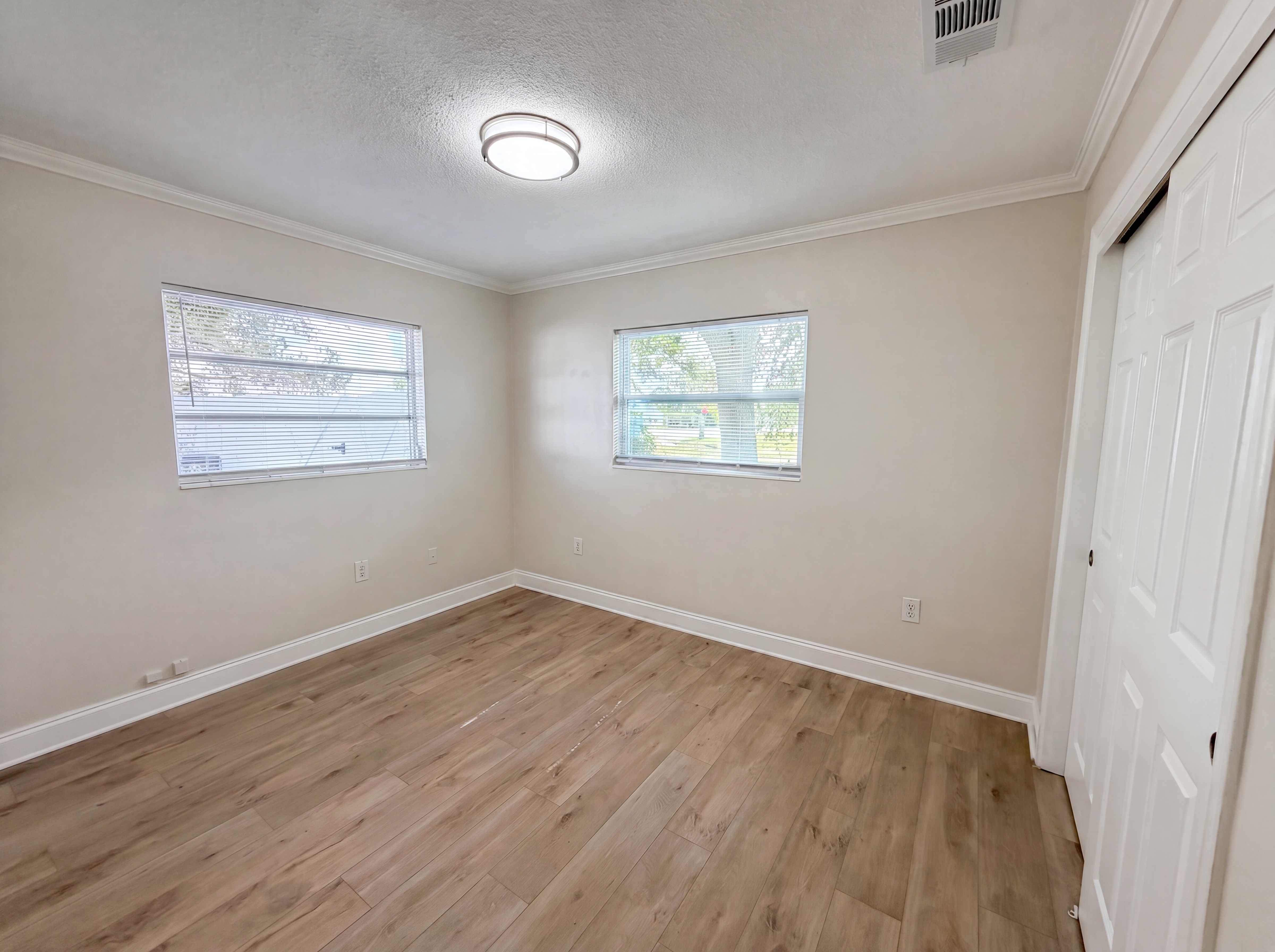 Photo 5 of 23 of 5306 3rd St W, Bradenton, FL