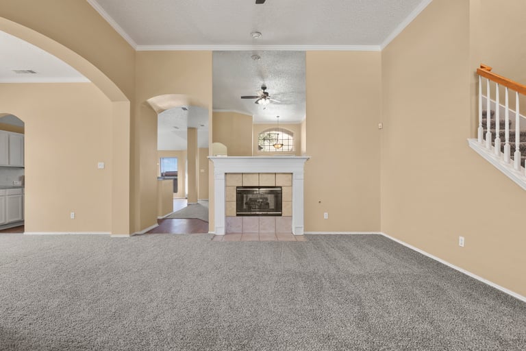 Photo 4 of 26 - 5028 San Jacinto Dr, Haltom City, TX 76137