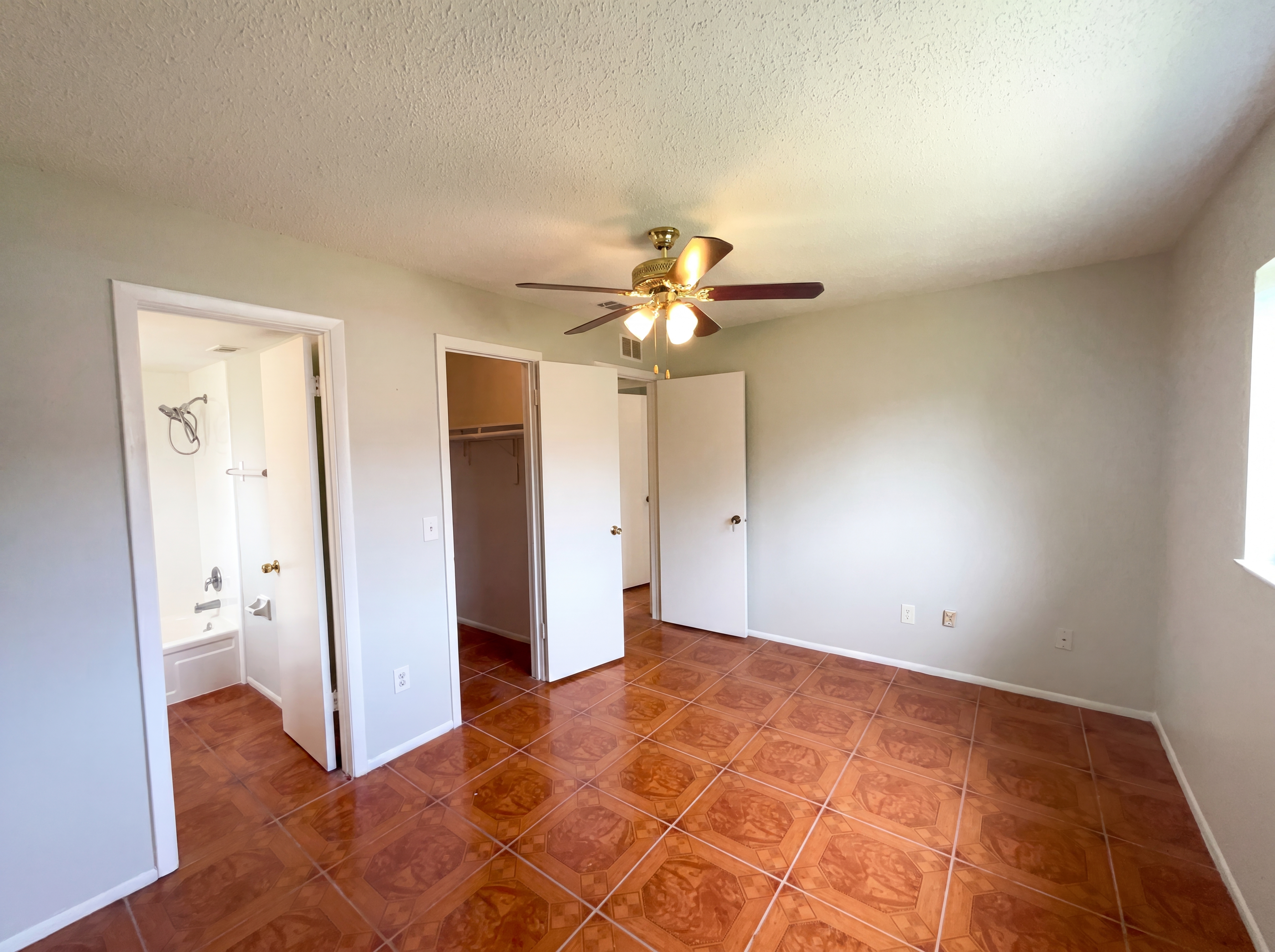Photo 16 of 27 of 4805 Beacon St, Orlando, FL