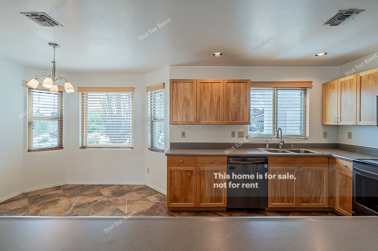 Photo 11 of 33 - 1022 W Rio Hondo, Green Valley, AZ 85614