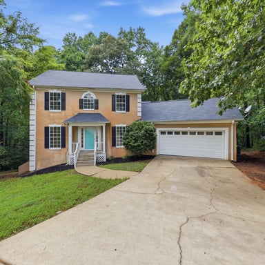 Property photo 1 of 208 Foxdale Ct