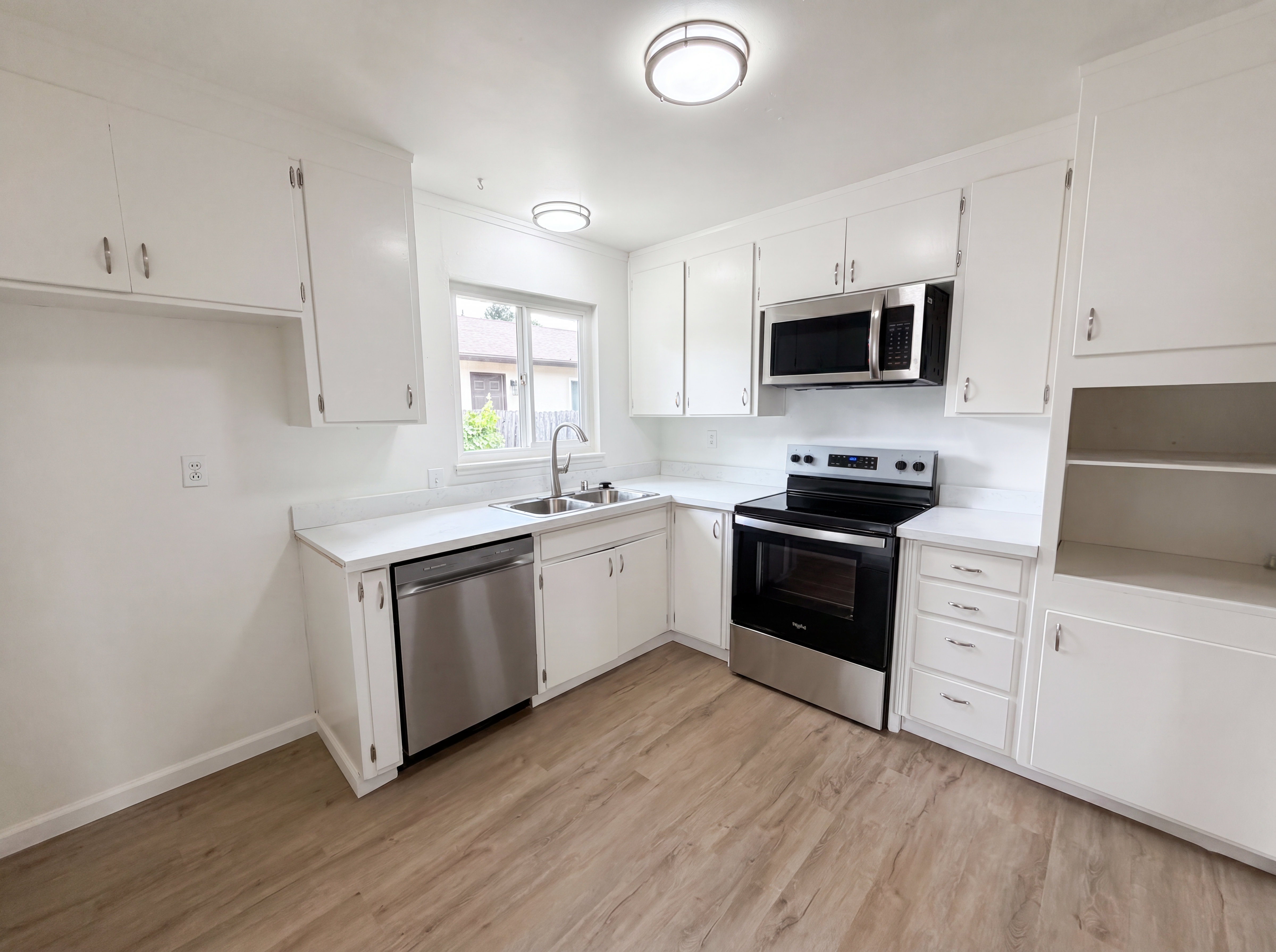 Photo 12 of 24 of 648 Lewis Ave, Yuba City, CA