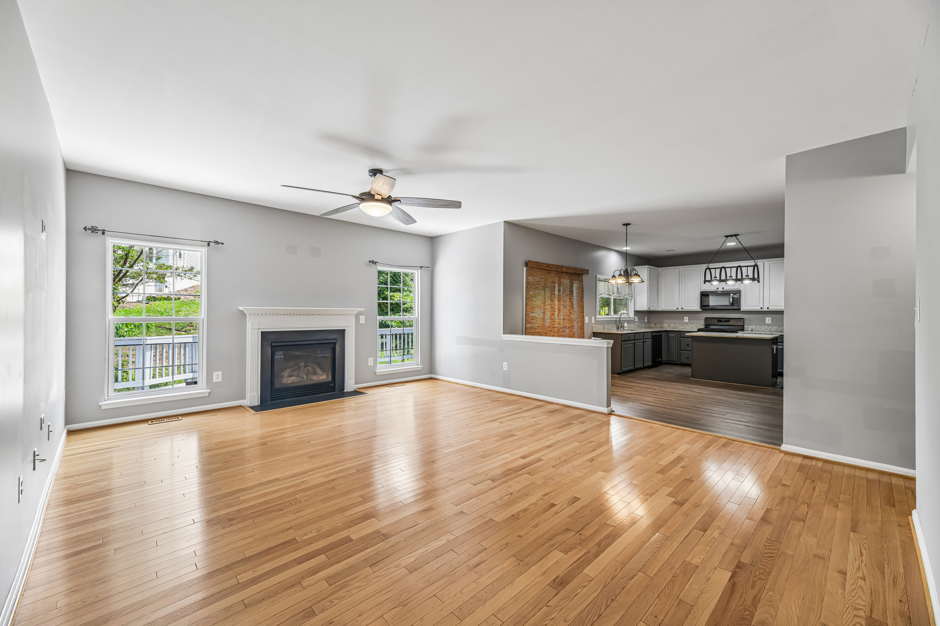 Photo 37 of 84 of 6046 Persinger House Ct, Manassas, VA