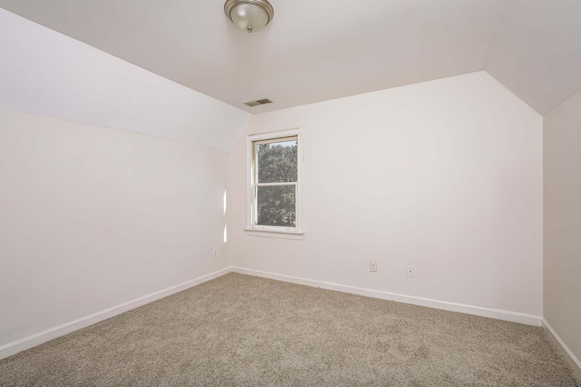 Photo 15 of 21 of 307 Hearthstone Dr, Nashville, NC