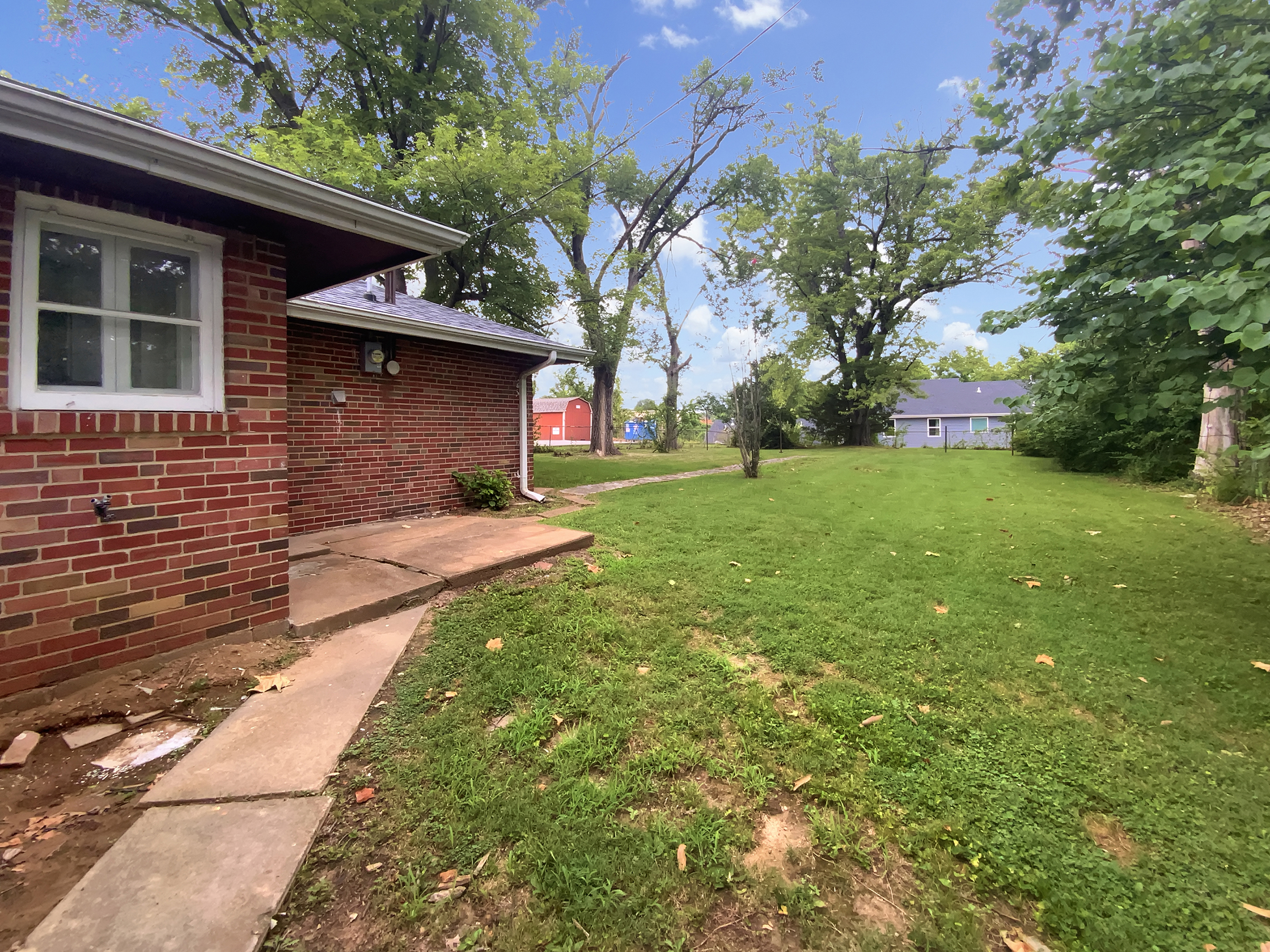 Photo 11 of 19 of 4127 Burnett Ave, Saint Louis, MO