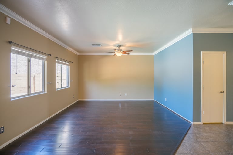 Photo 5 of 32 - 15422 N 170th Ln, Surprise, AZ 85388