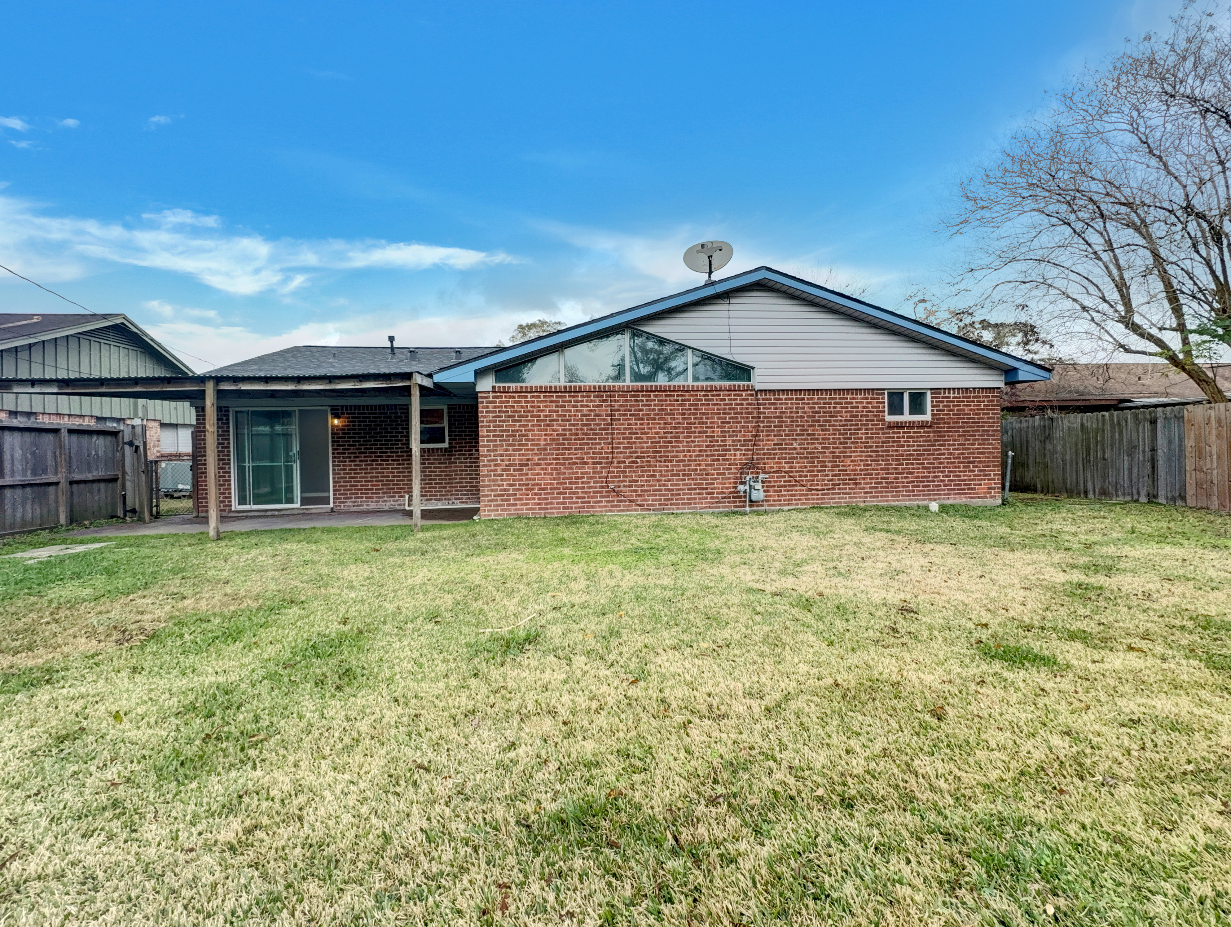 Photo 5 of 16 of 2103 Williamsburg Ct N, League City, TX