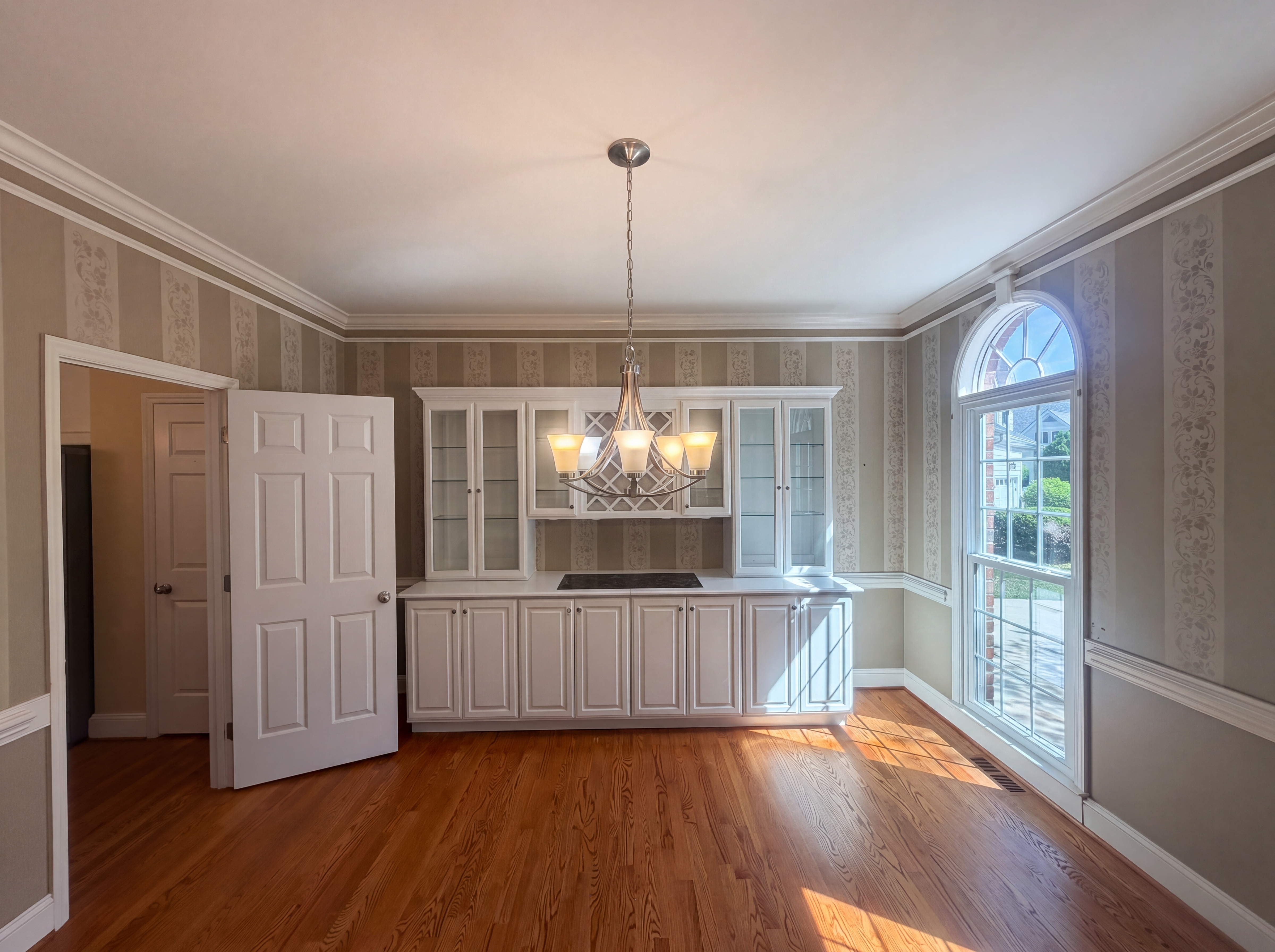Photo 8 of 38 of 5210 Flintrock Ct, Greensboro, NC