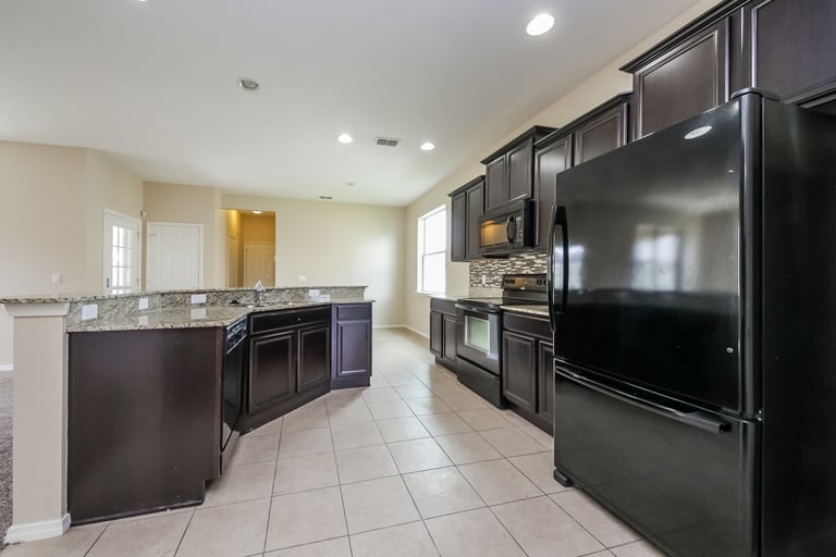 Photo 4 of 24 - 2122 Sunbow Ave, Apopka, FL 32703