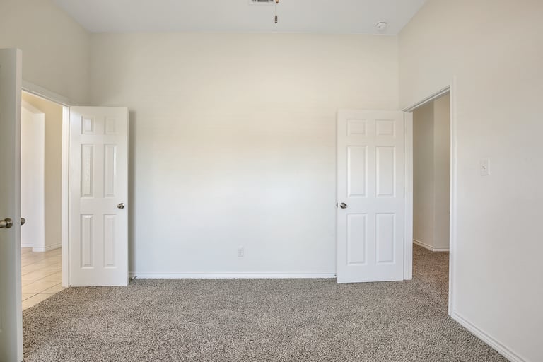 Photo 20 of 27 - 1104 Hidden Lake Dr, Burleson, TX 76028