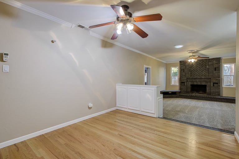 Photo 19 of 40 - 2600 Heidelberg Ct, Sacramento, CA 95826