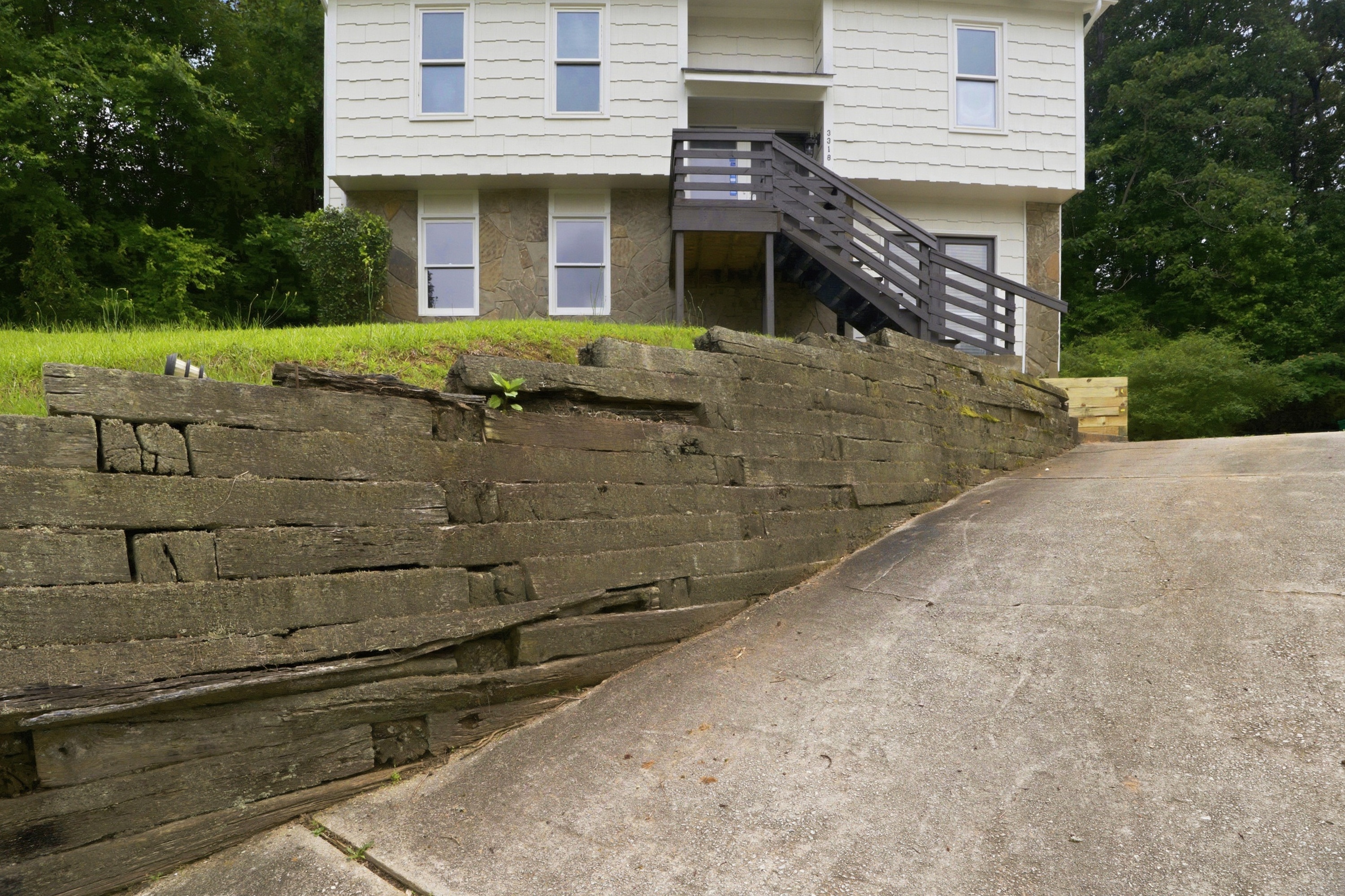Photo 7 of 32 of 3318 Maison Ct, Lithonia, GA