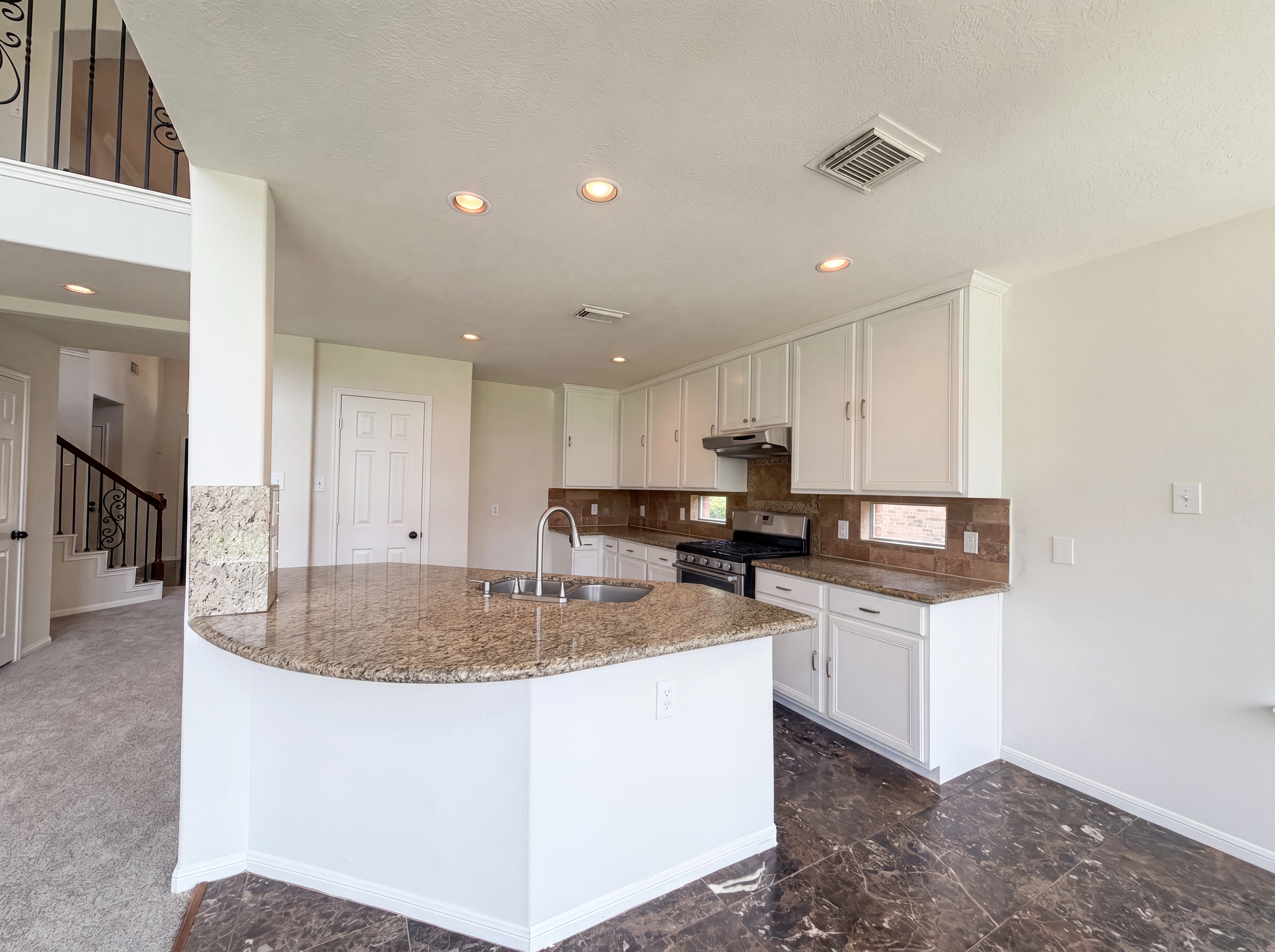 Photo 6 of 26 of 6510 Briar Moss Ln, Katy, TX