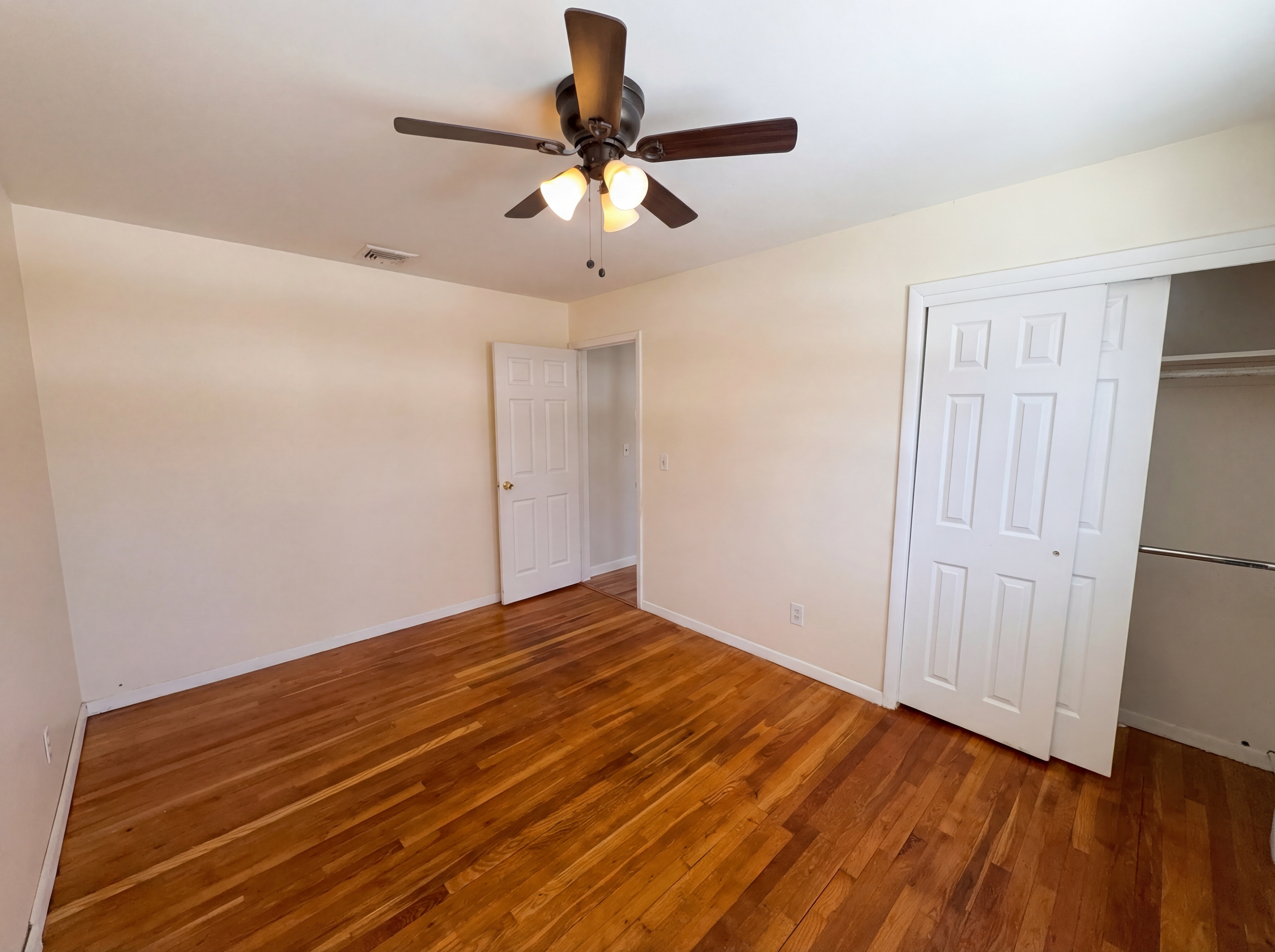 Photo 10 of 31 of 2622 Cleveland Ave, Township Of Washington, NJ