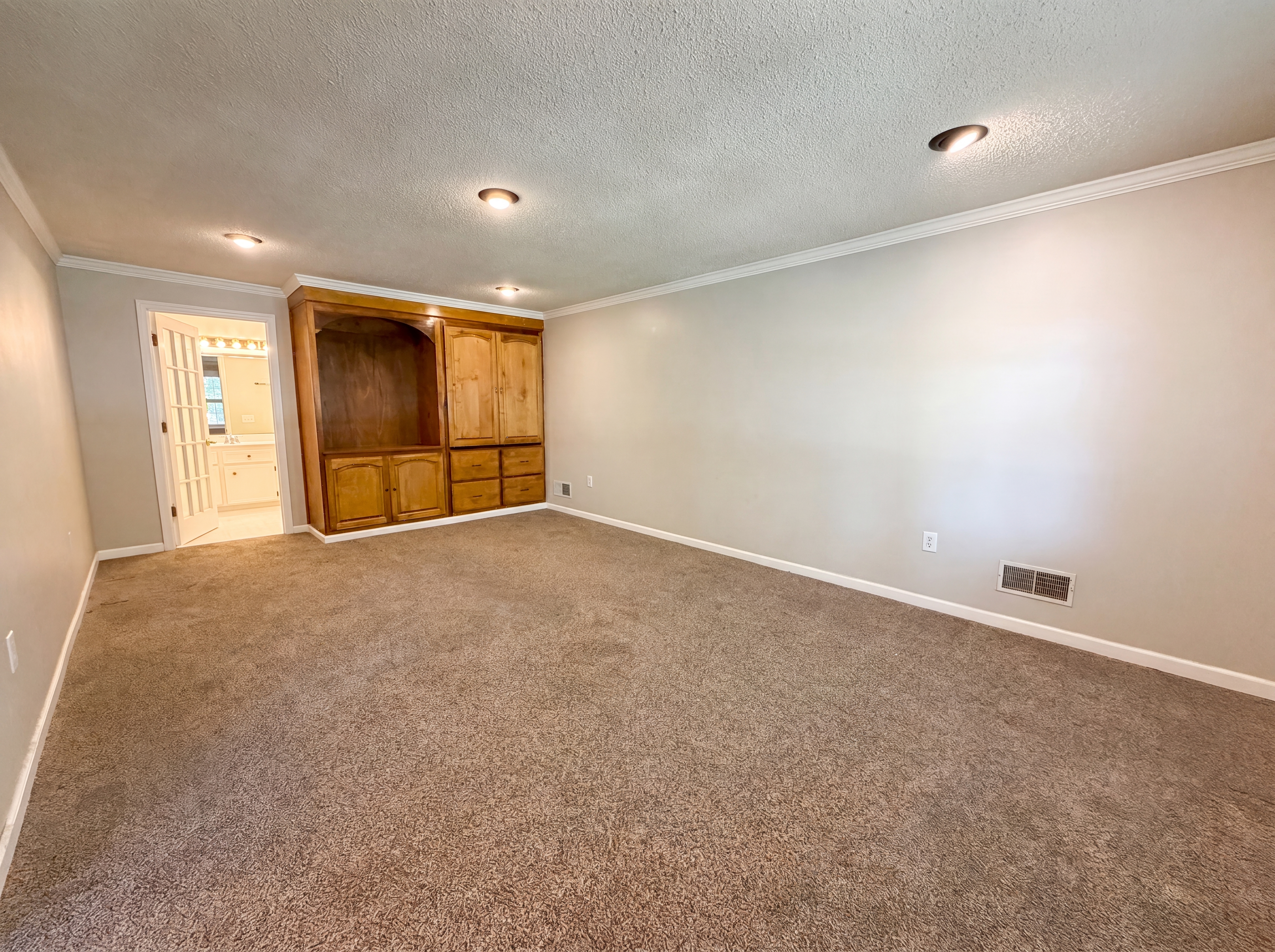 Photo 10 of 20 of 3006 Hilldale Rd, West Columbia, SC