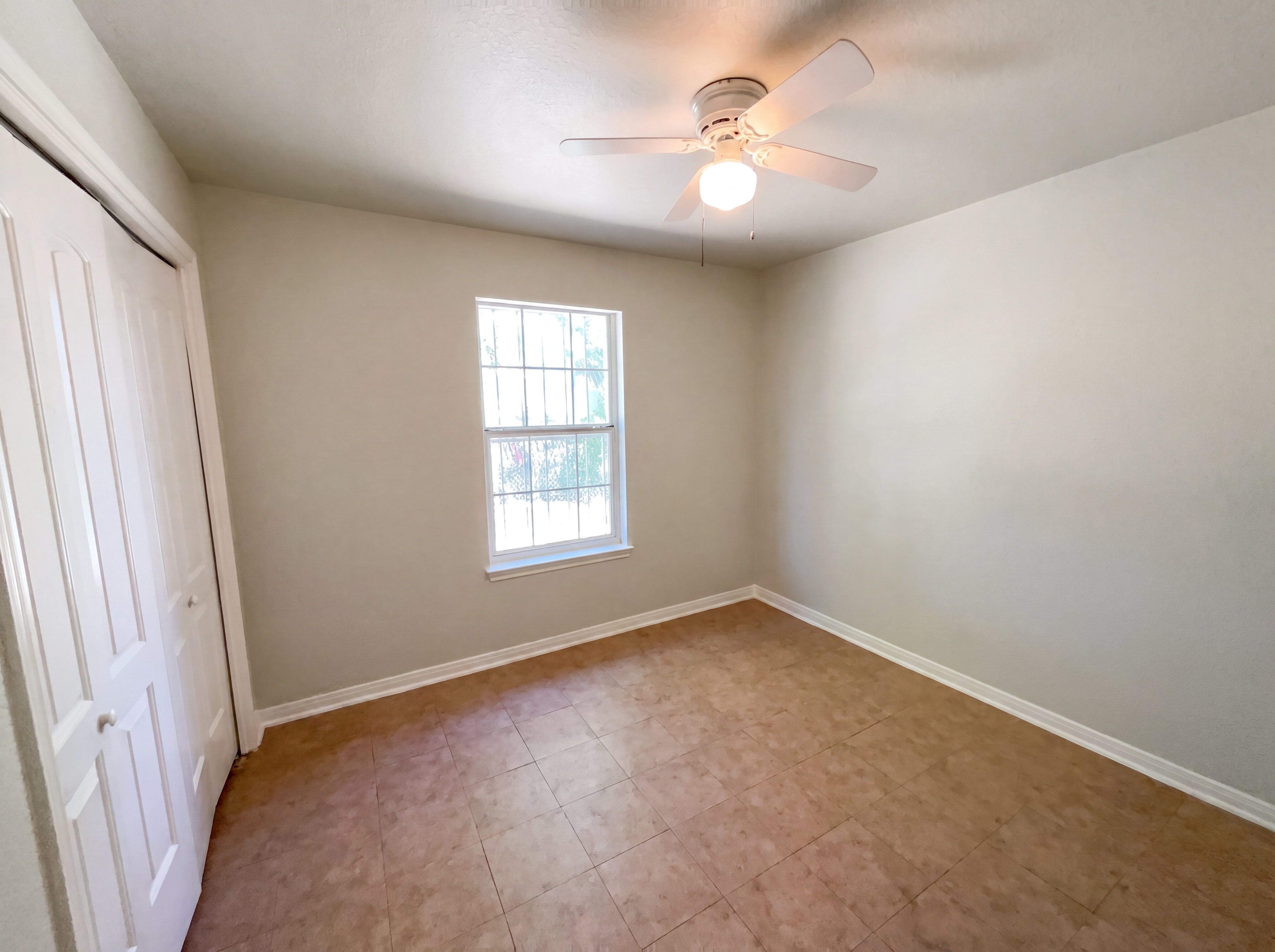 Photo 4 of 17 of 236 Lawton St, San Antonio, TX