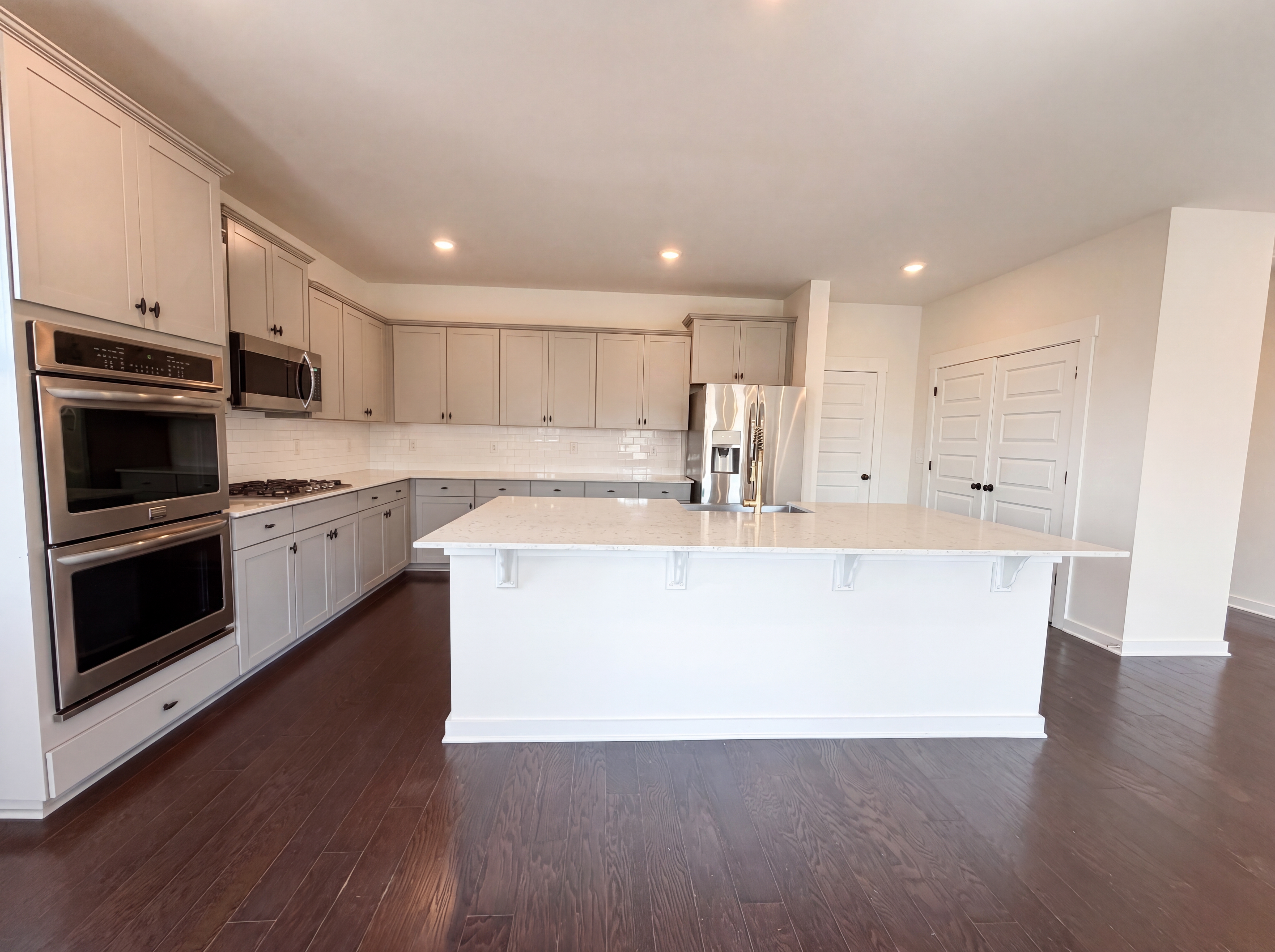 Photo 11 of 31 of 3372 Vinemont Dr, Thompsons Station, TN