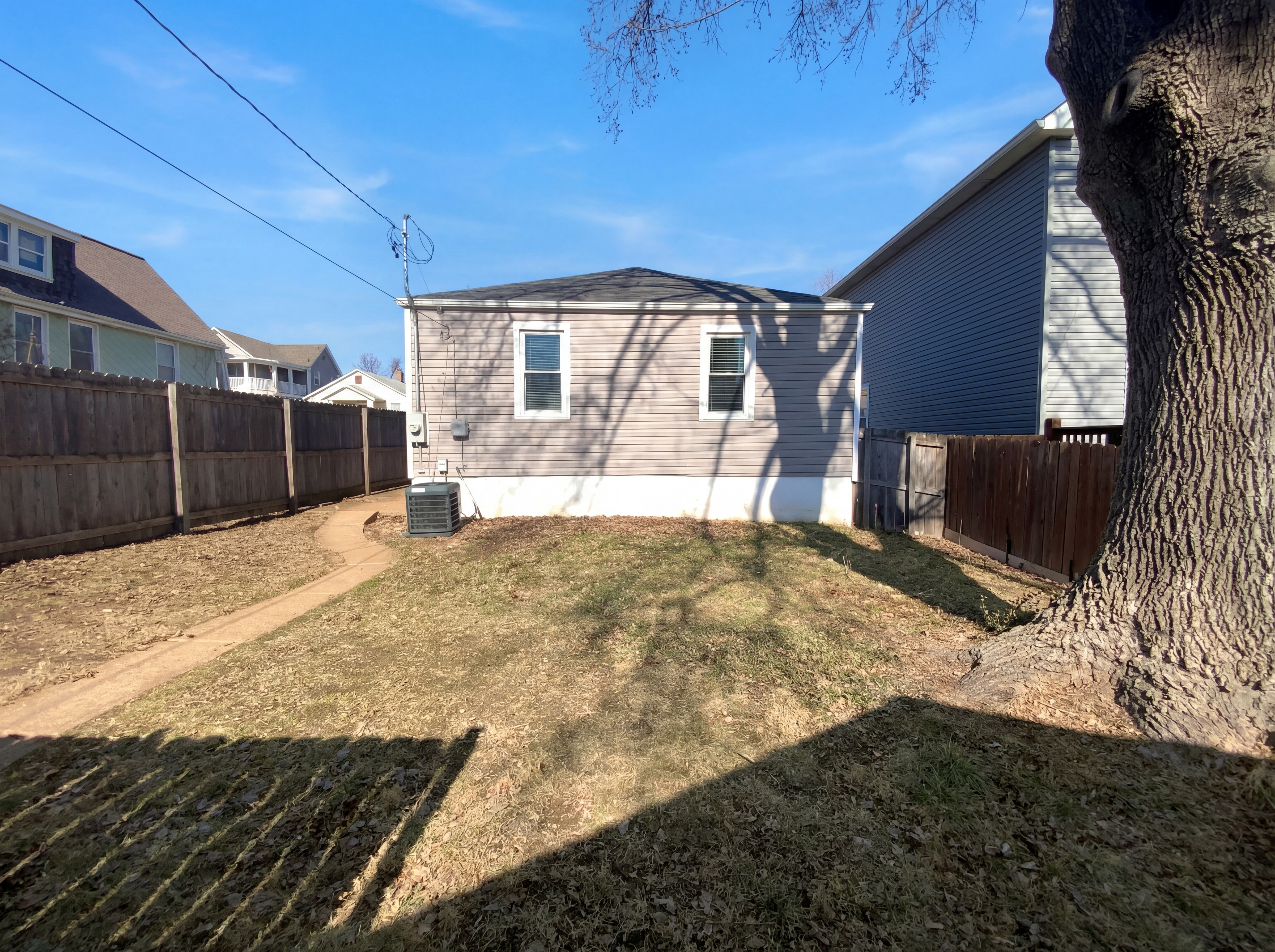 Photo 5 of 17 of 6736 Wise Ave, Saint Louis, MO