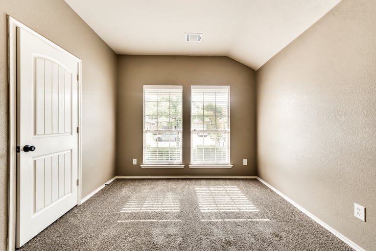 Photo 23 of 32 - 890 Lancashire Ln, Aubrey, TX 76227