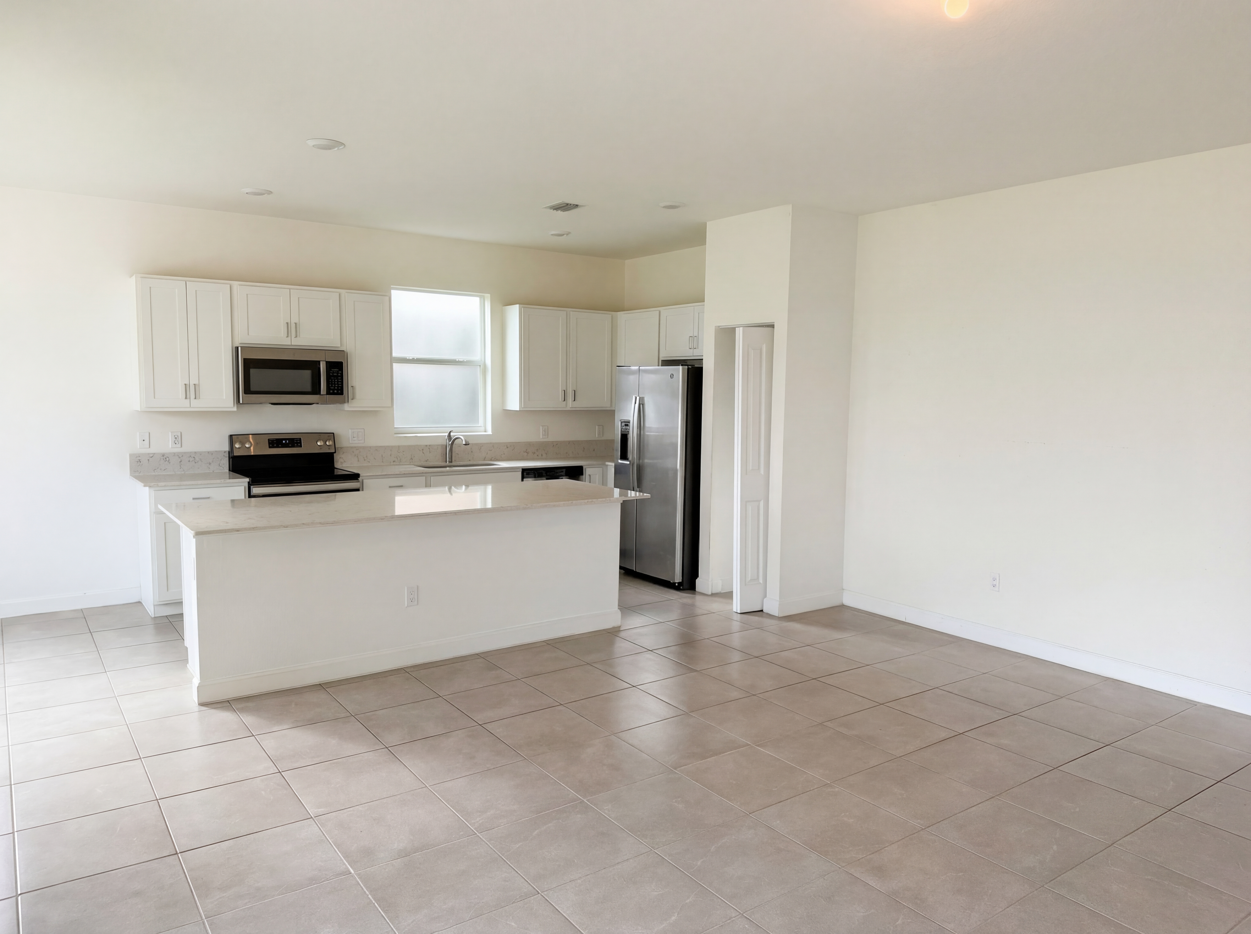 Photo 14 of 28 of 12473 NW Lynch Ln, Port Saint Lucie, FL