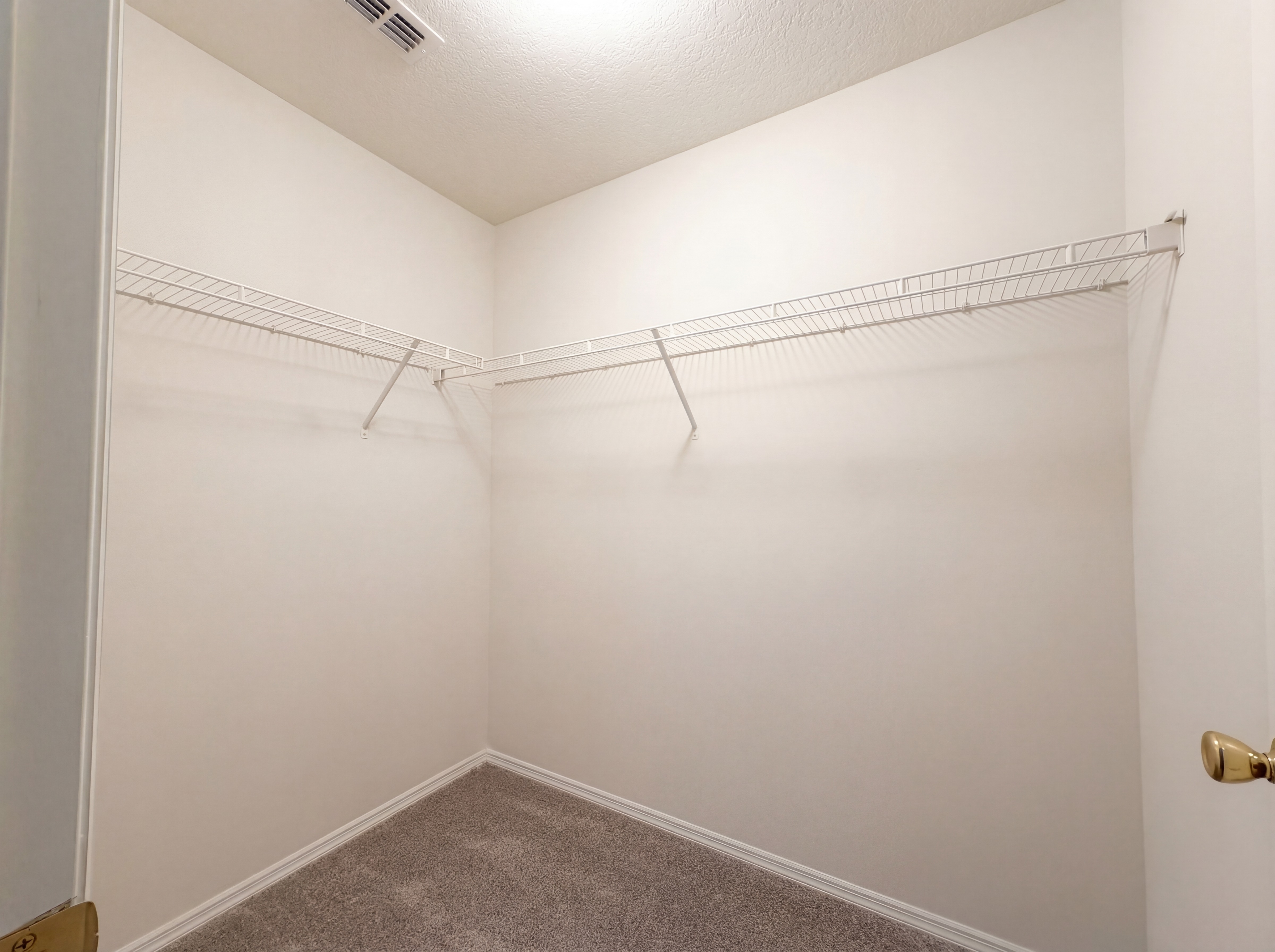 Photo 9 of 17 of 11862 Alexandra Dr, Jacksonville, FL