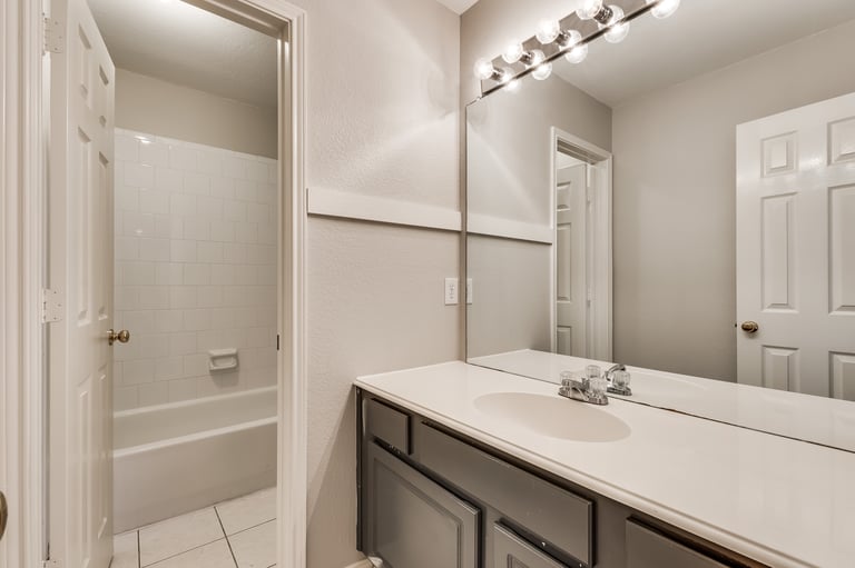 Photo 15 of 24 - 11250 Las Polamas Dr, Frisco, TX 75033