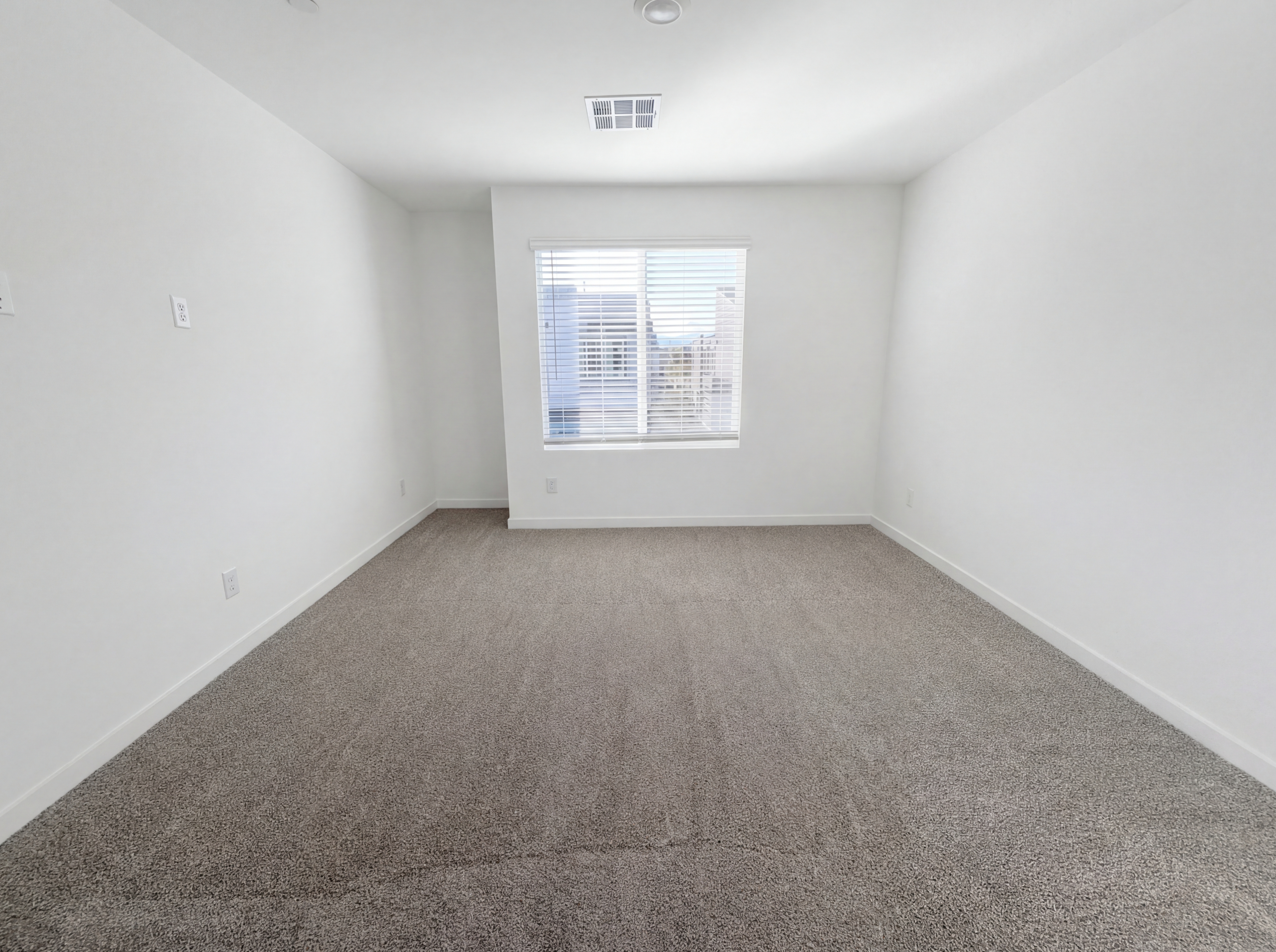 Photo 4 of 19 of 4234 Vivenda St, Las Vegas, NV
