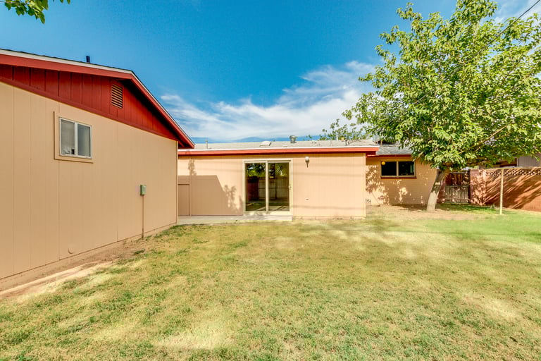 Photo 28 of 33 - 1028 N Dakota St, Chandler, AZ 85225