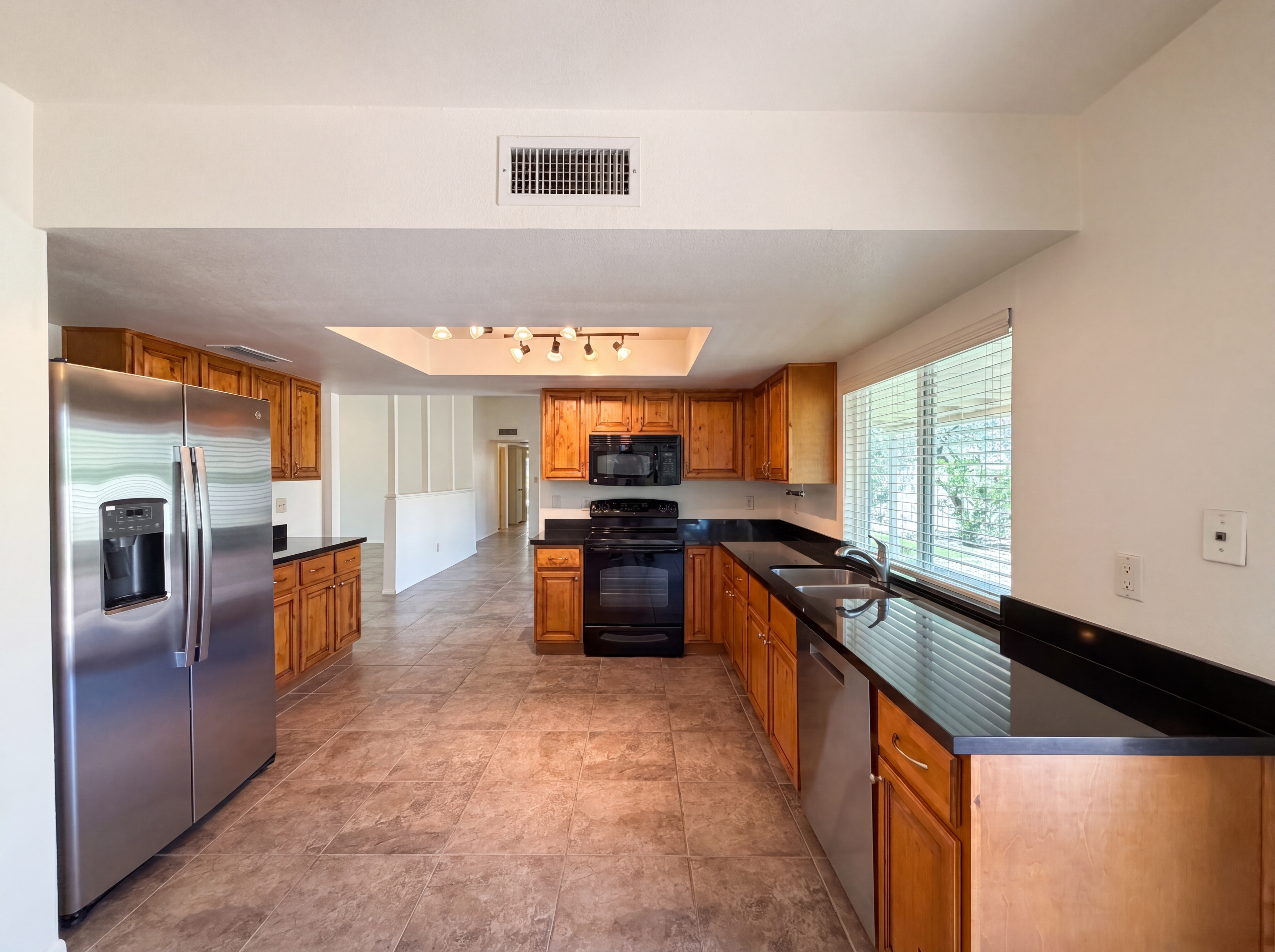 Photo 2 of 24 of 2346 E Mescal St, Phoenix, AZ