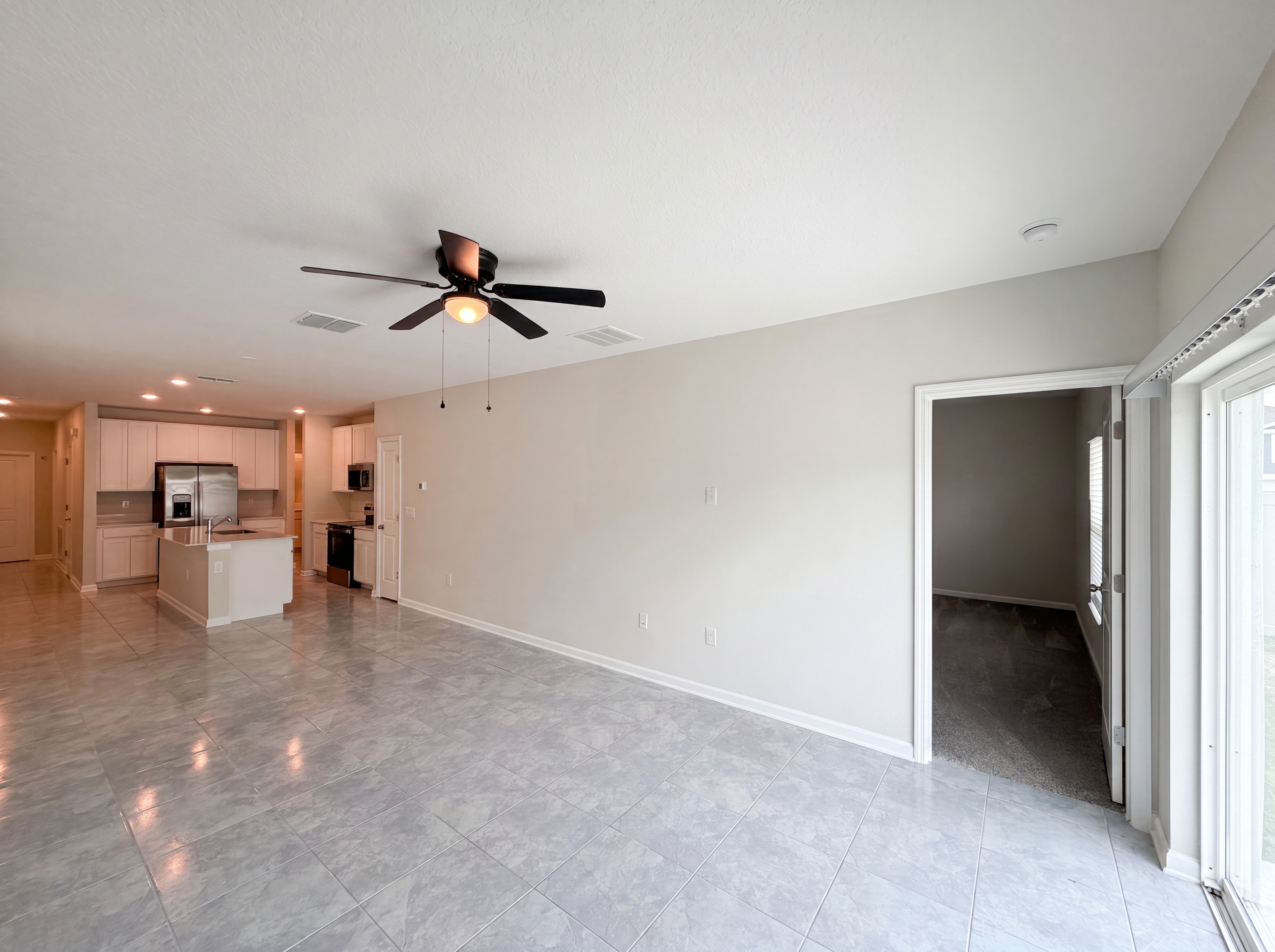 Photo 3 of 21 of 2307 Burney Falls Ln, Davenport, FL
