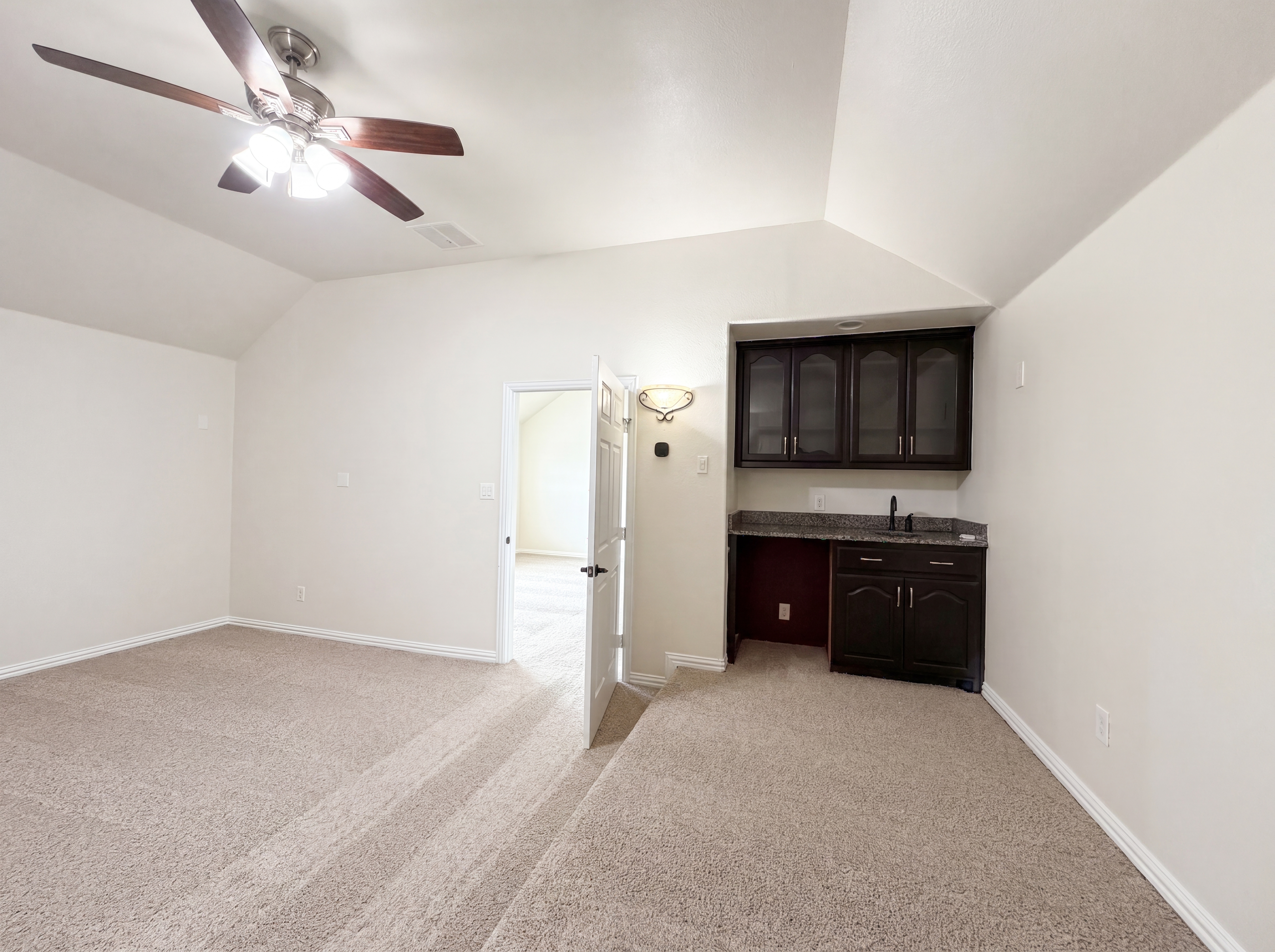 Photo 10 of 29 of 2948 Almansa, Grand Prairie, TX
