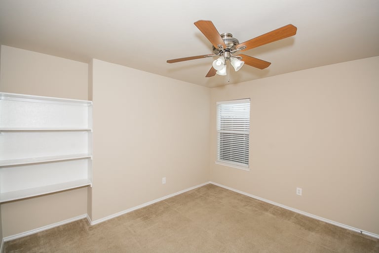 Photo 6 of 22 - 2000 Finch Cv, Aubrey, TX 76227