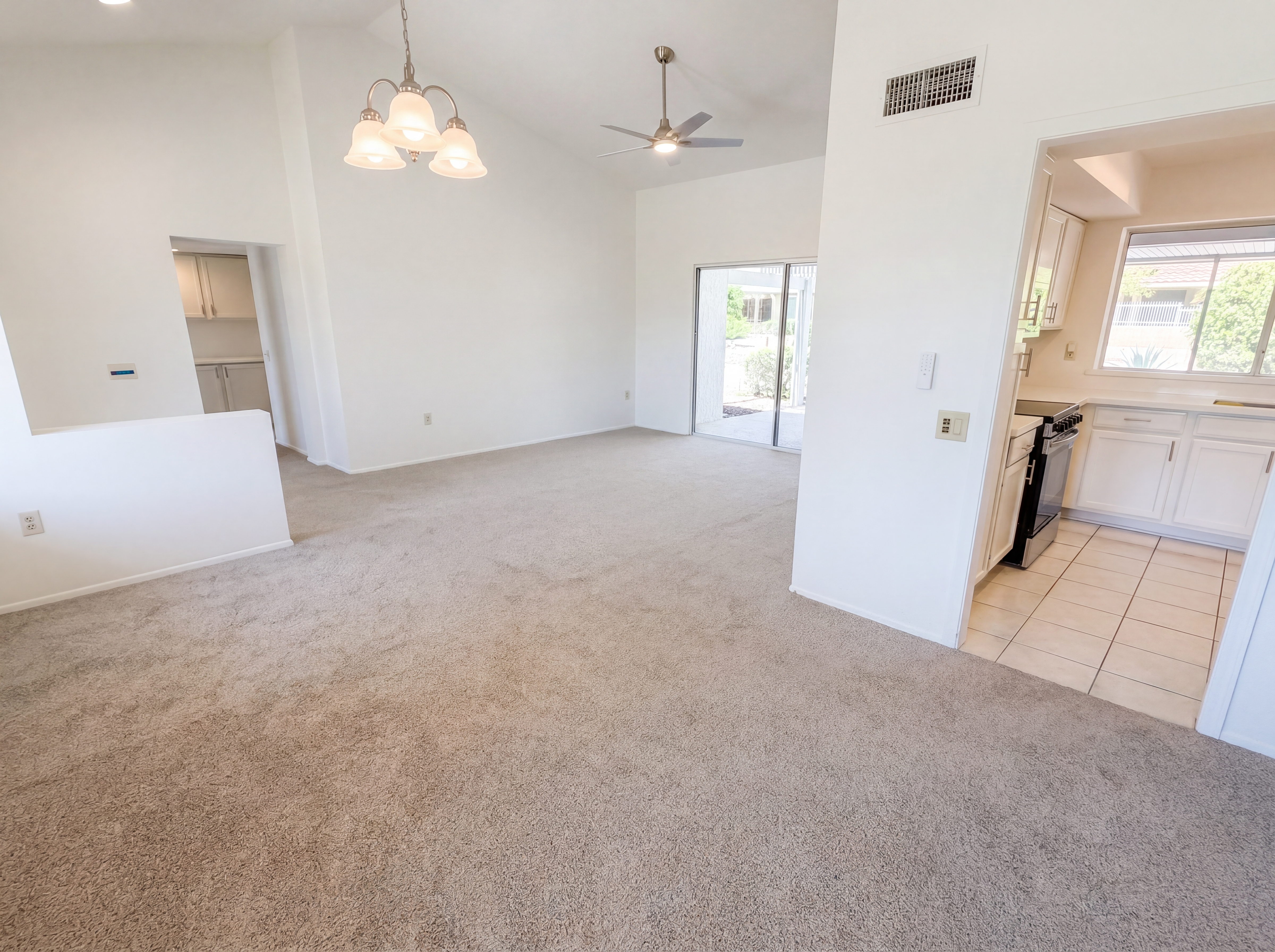 Photo 8 of 28 of 14624 W Blackwood Dr, Sun City West, AZ