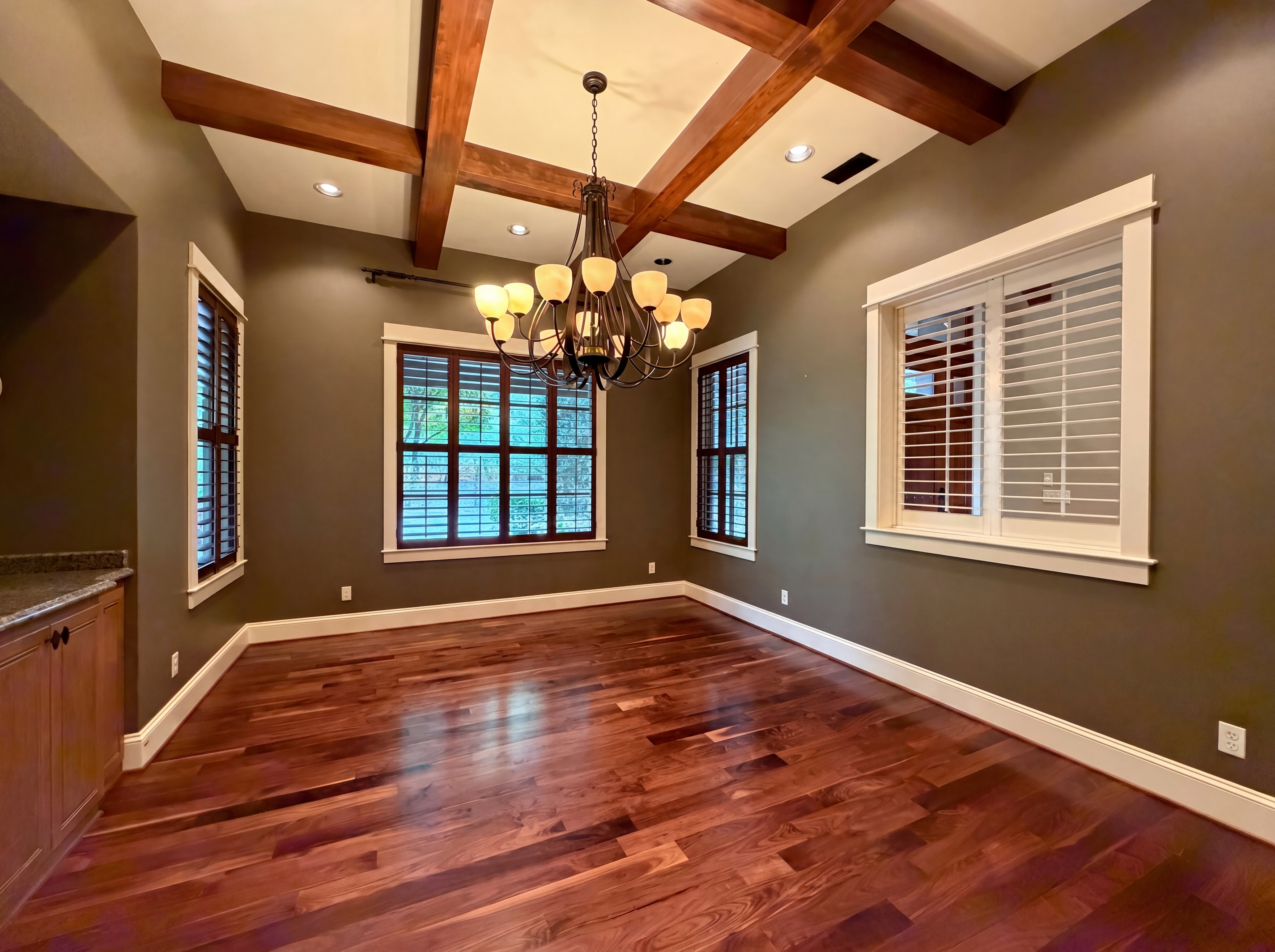 Photo 6 of 32 of 2835 NW Pinnacle Dr, Portland, OR