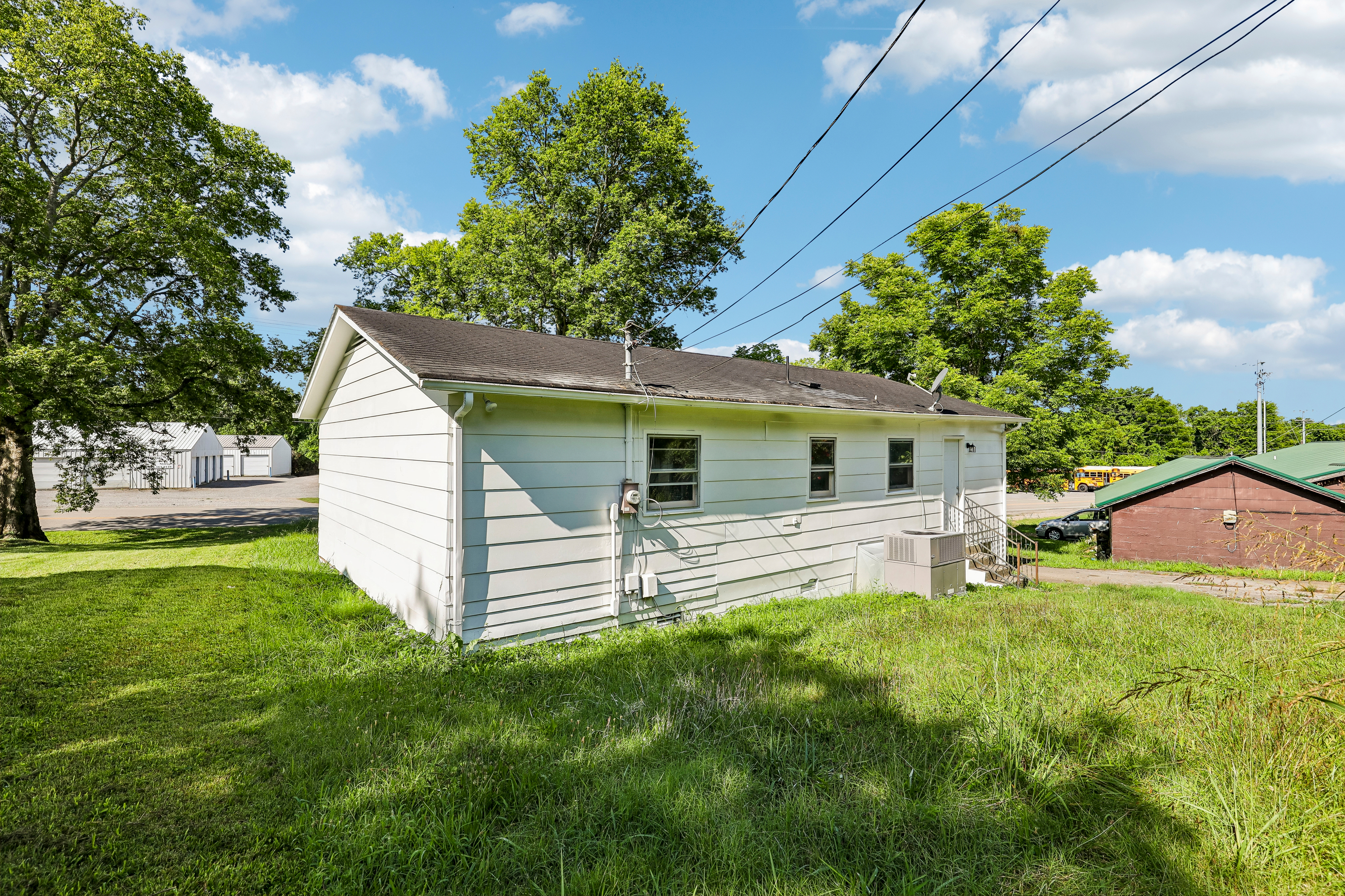 Photo 19 of 23 of 510 W Adams St, Woodbury, TN