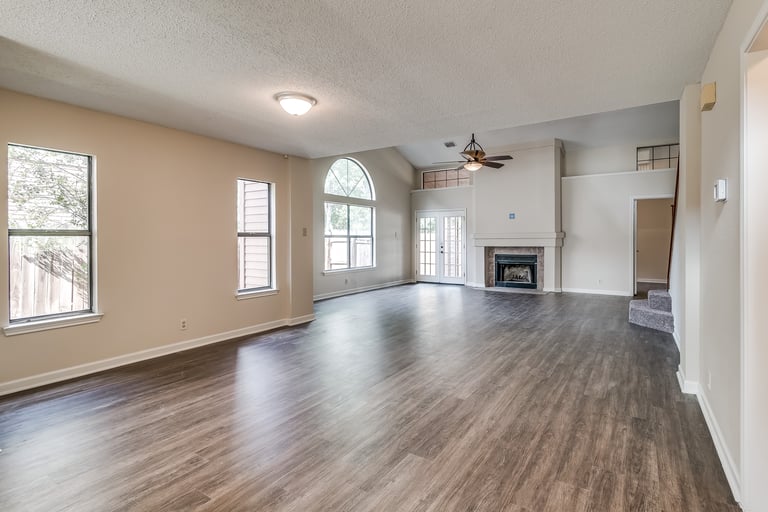 Photo 2 of 24 - 9746 Quiet Lk, San Antonio, TX 78254