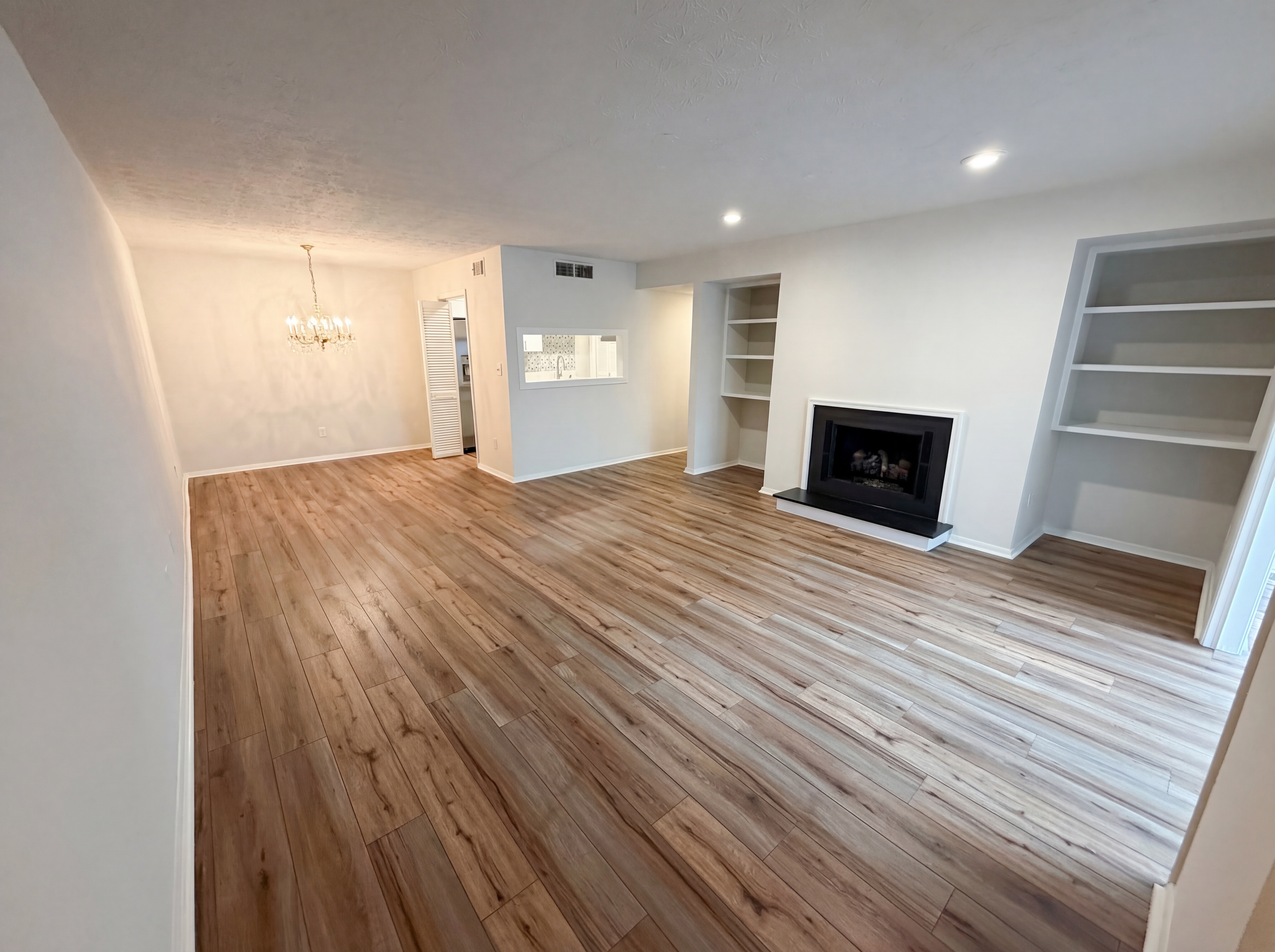 Photo 12 of 24 of 1013 Dunbar Dr, Atlanta, GA