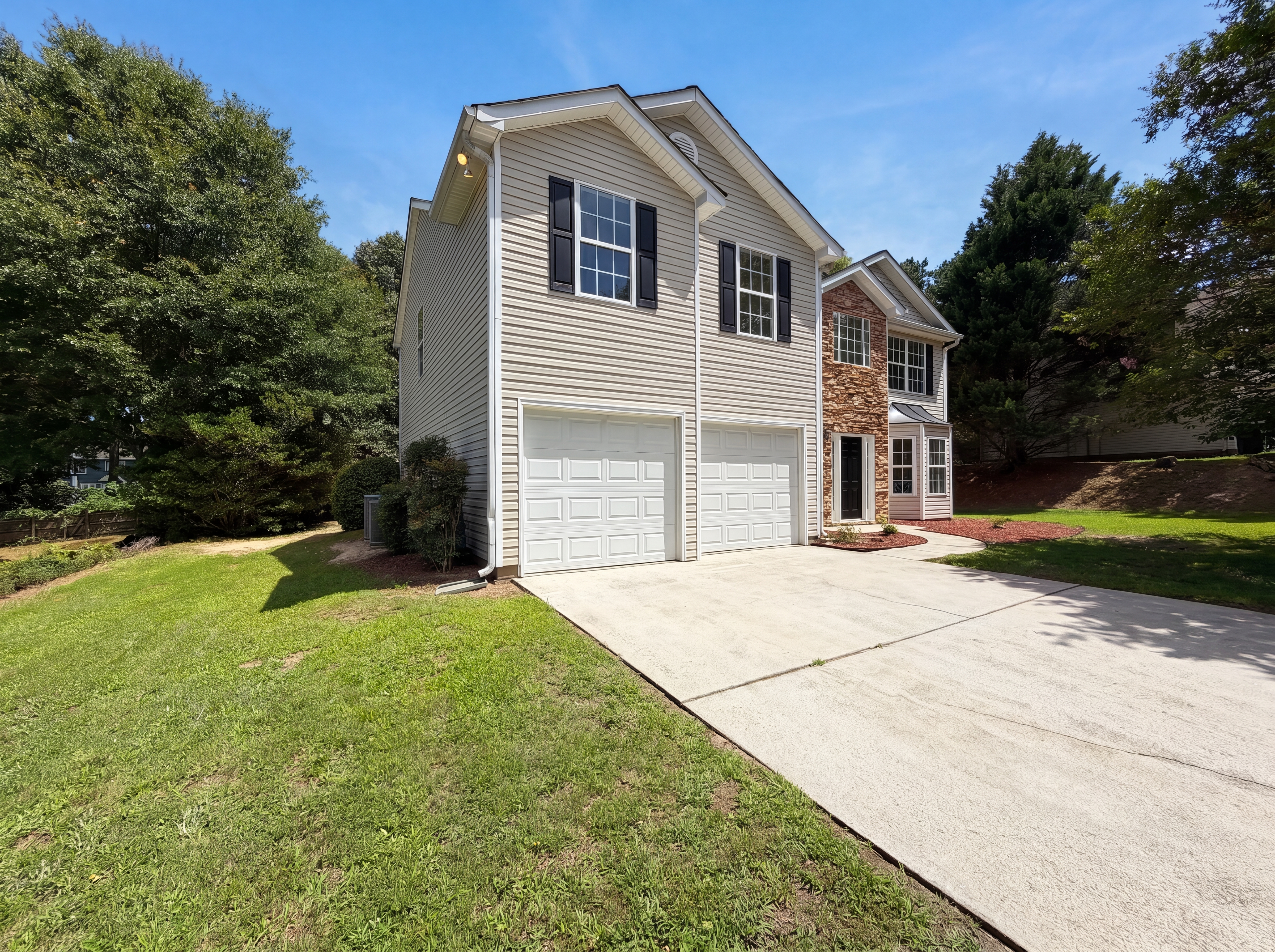 Photo 21 of 25 of 3582 Coveside Ct, Loganville, GA