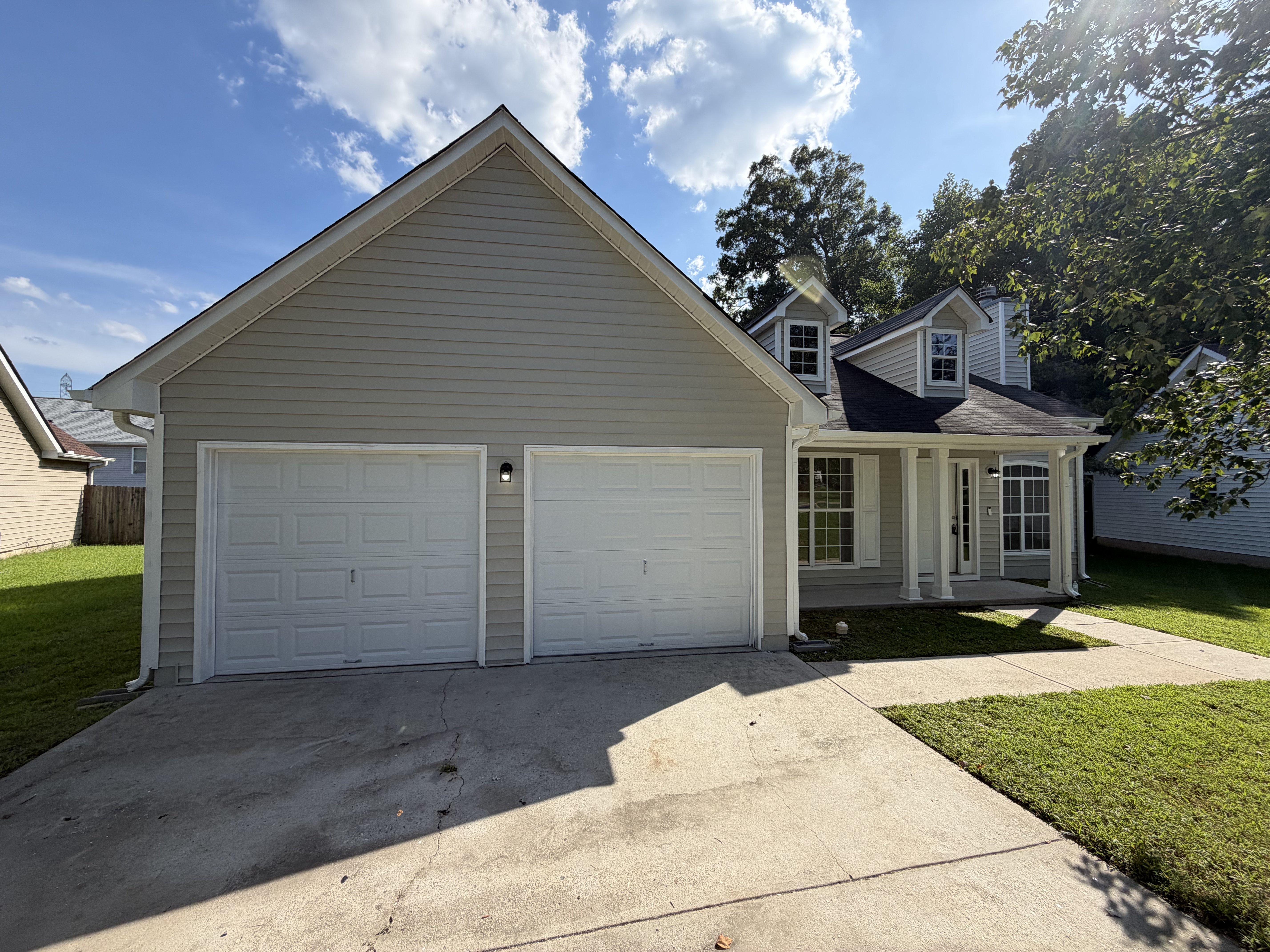 Photo 17 of 20 of 1088 Meadow Glen Cir, Fairburn, GA