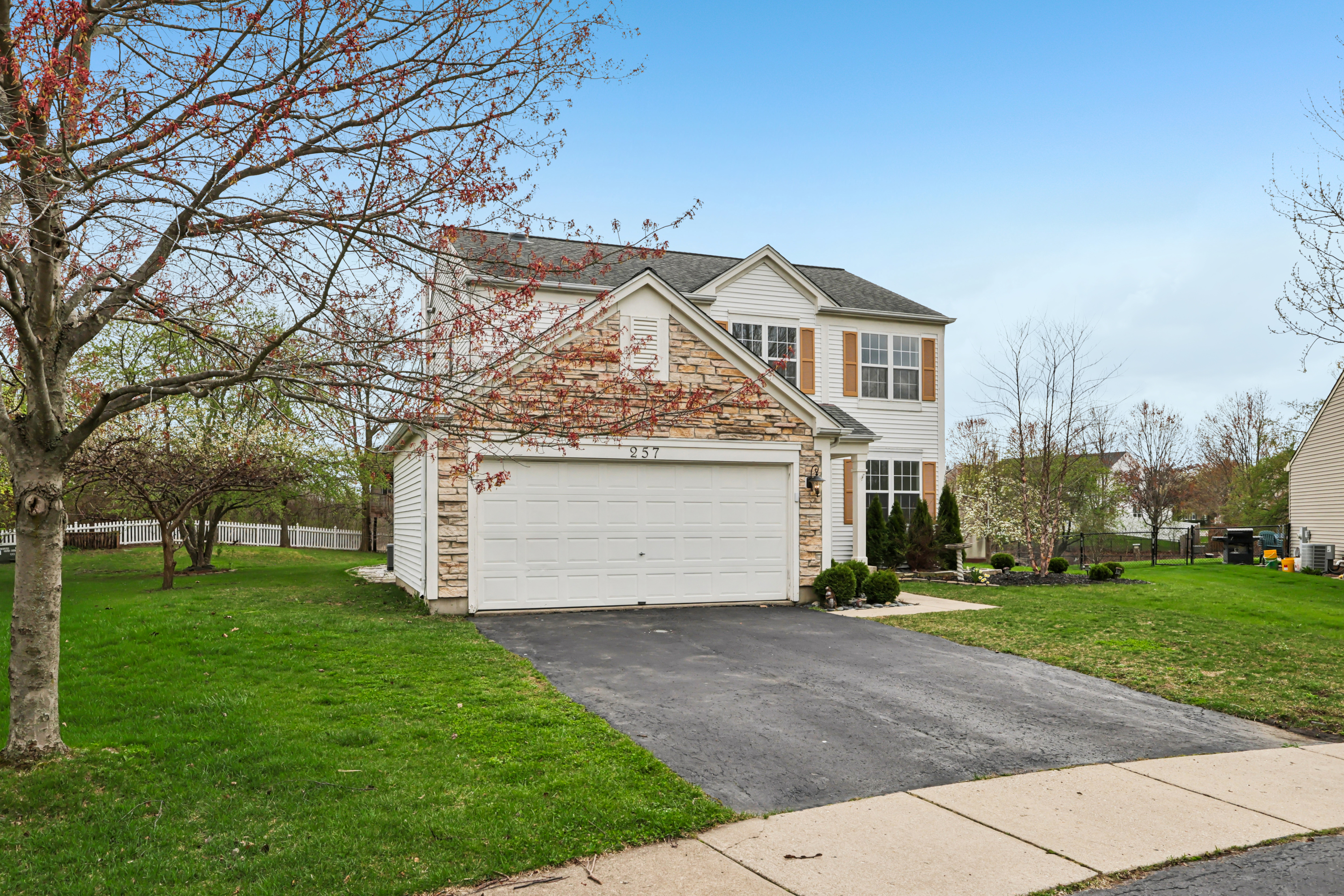 Photo 19 of 39 of 257 Indian Ridge Ln, Lake Villa, IL