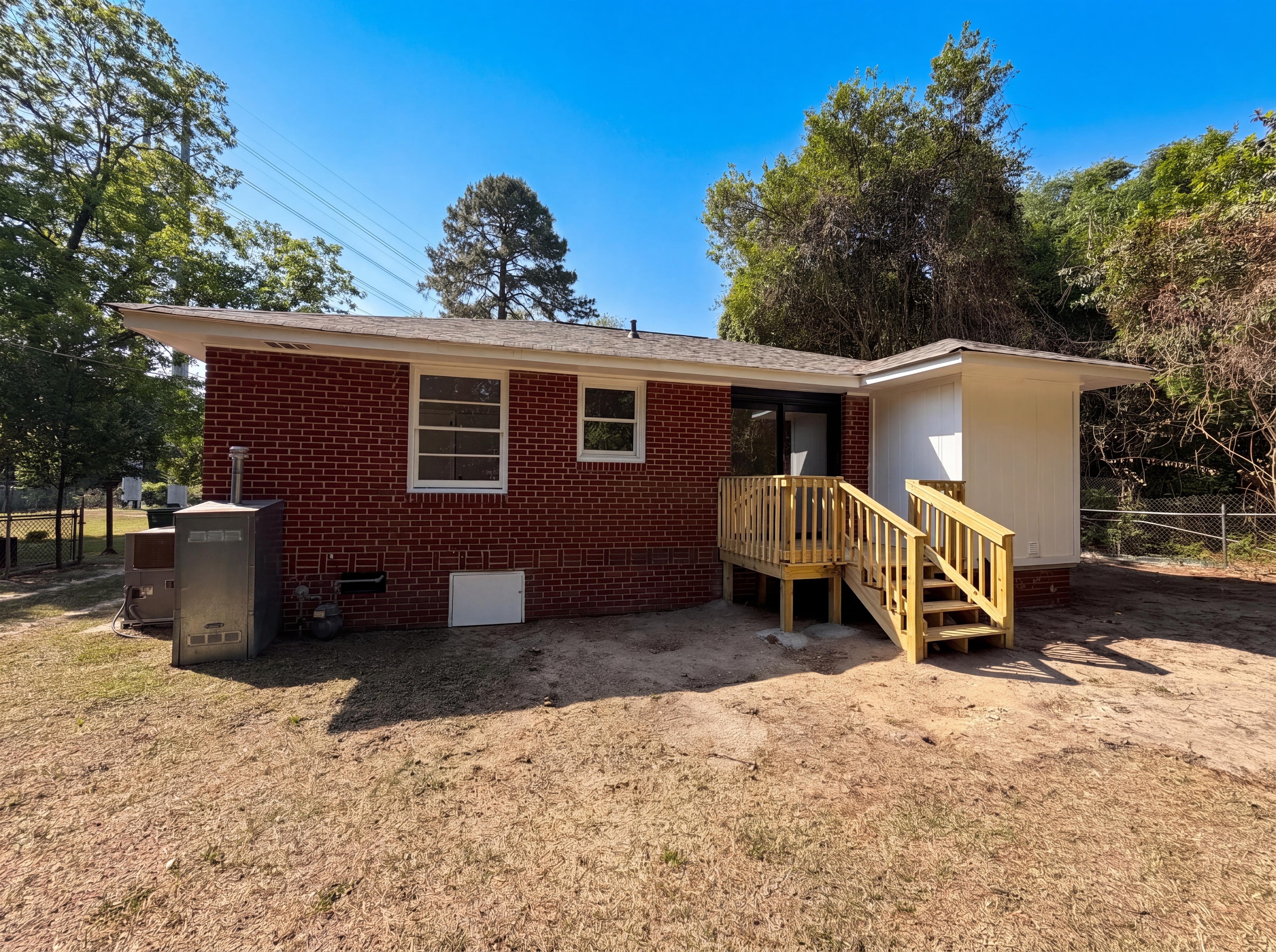 Photo 5 of 17 of 2112 Axson St, Cayce, SC