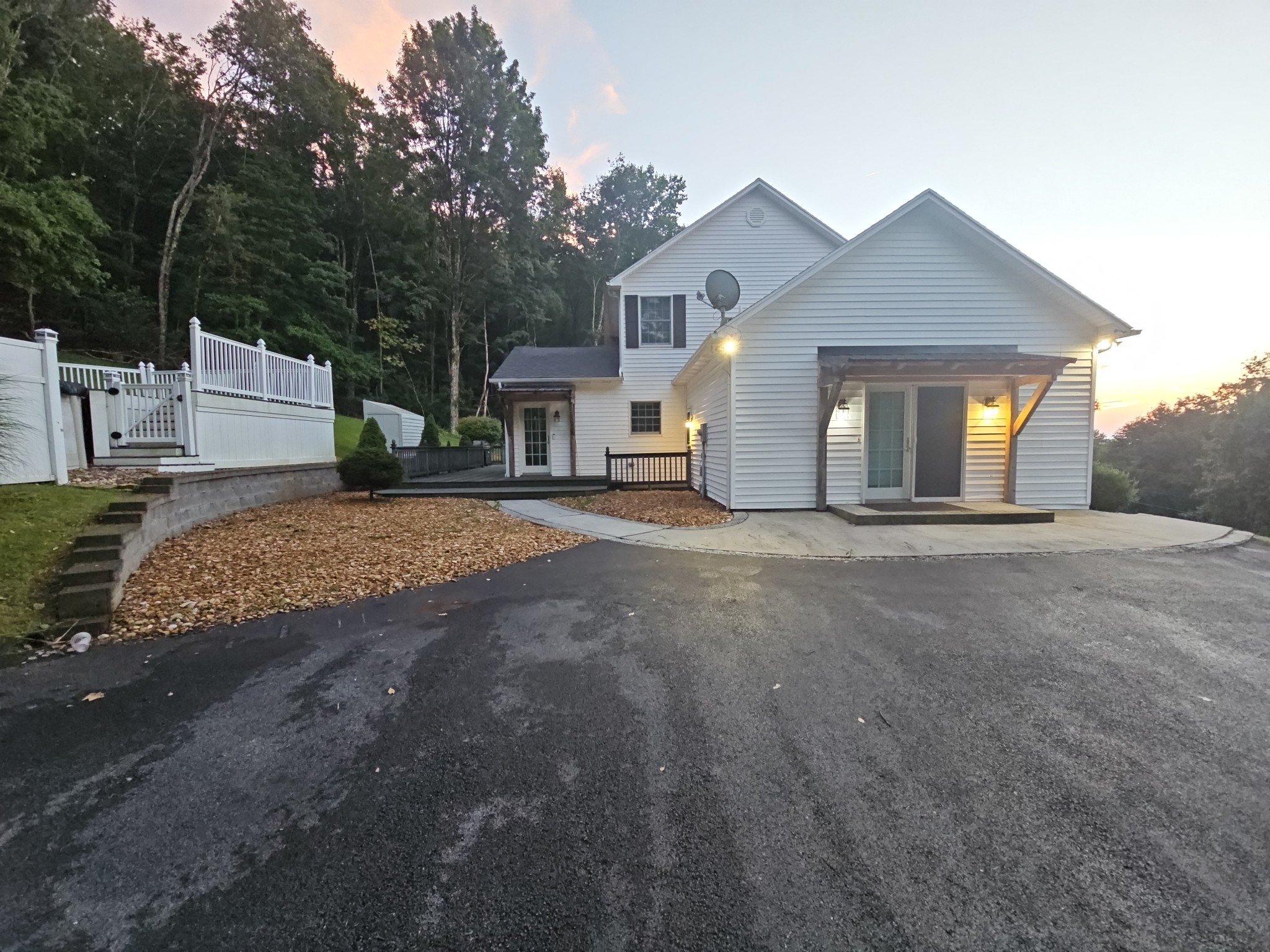 Photo 32 of 39 of 163 Bluebonnet Dr, Tazewell, VA
