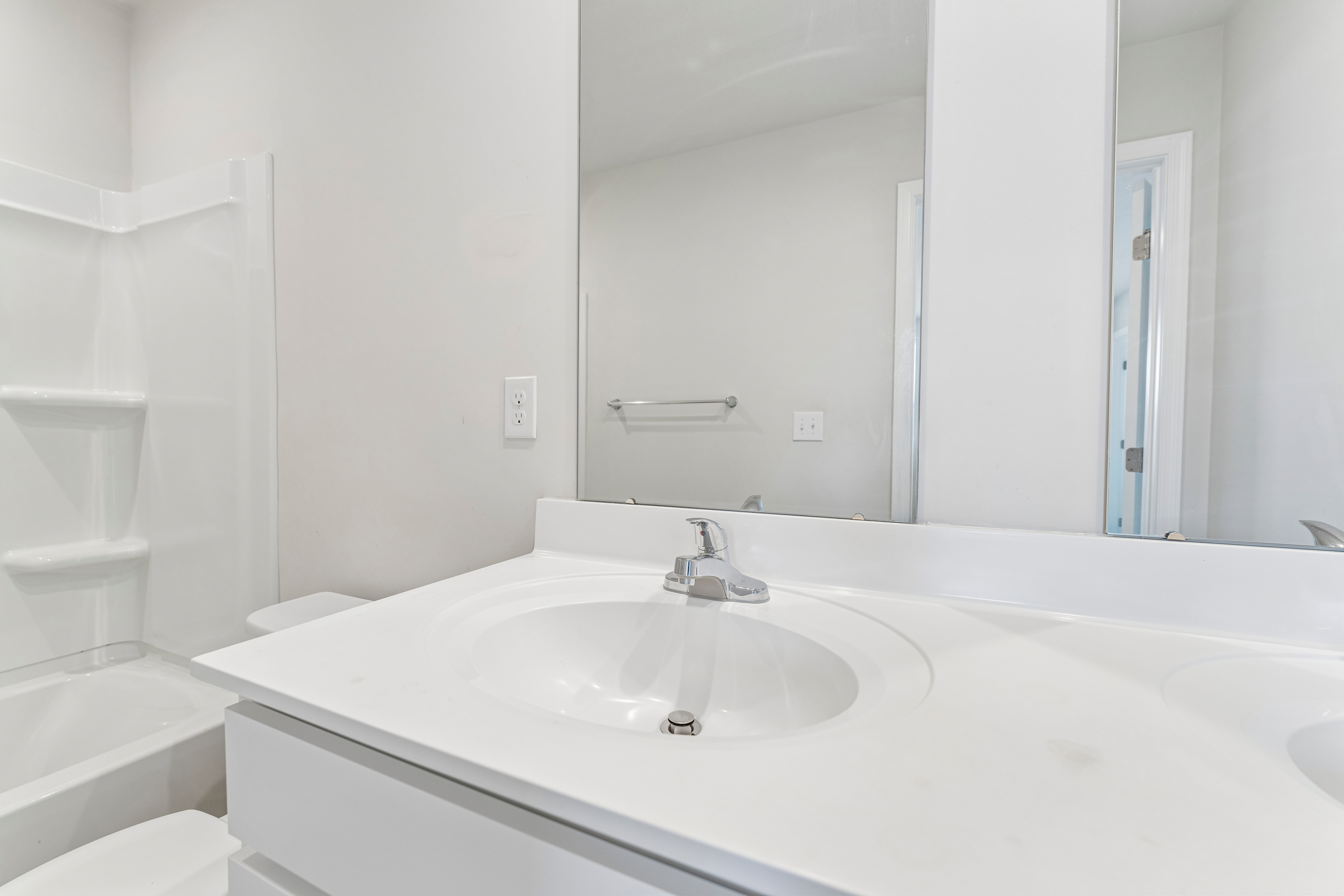 Photo 16 of 47 of 4483 Bellow Dr, Lorain, OH